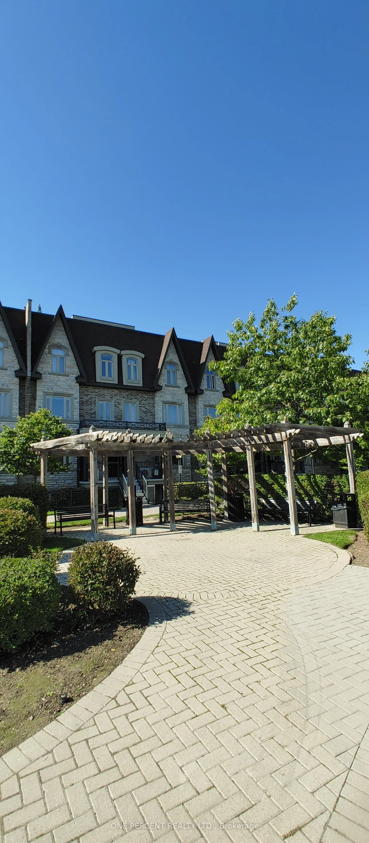 320 John Street, #201