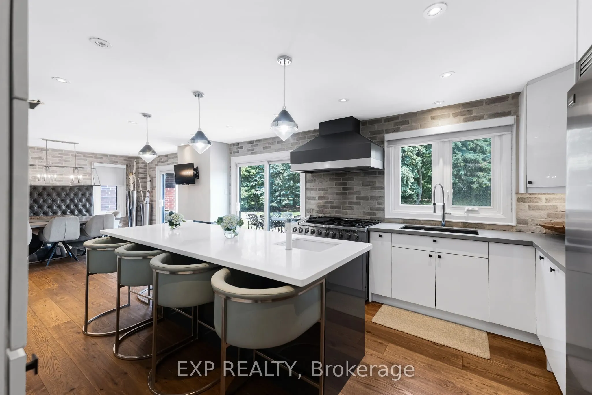 17 Chamberlain Court