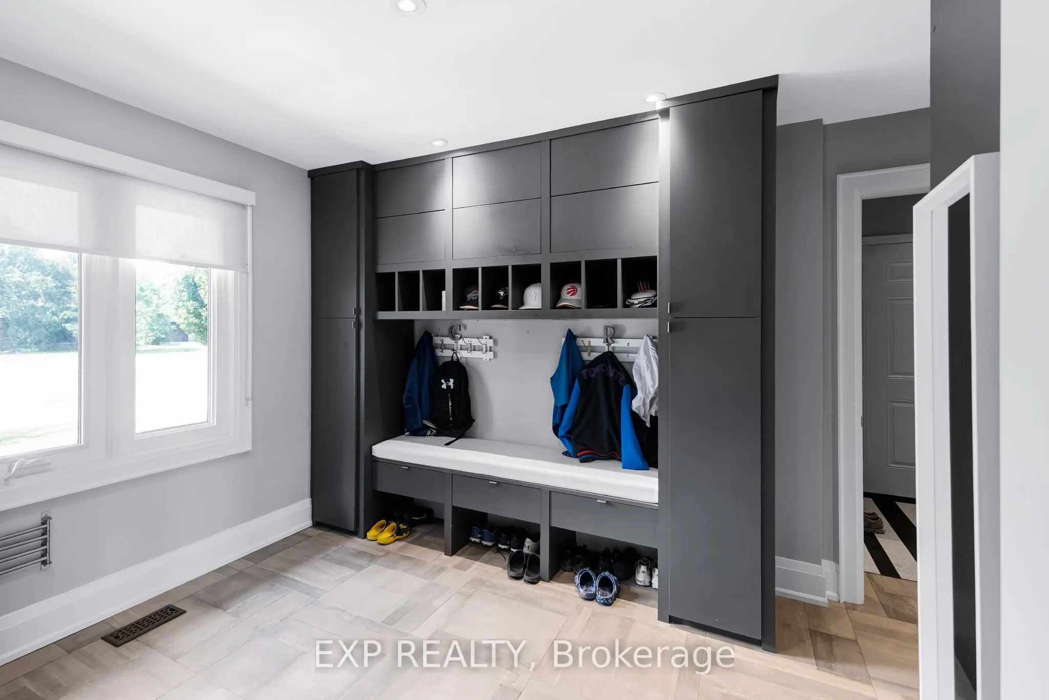 17 Chamberlain Court