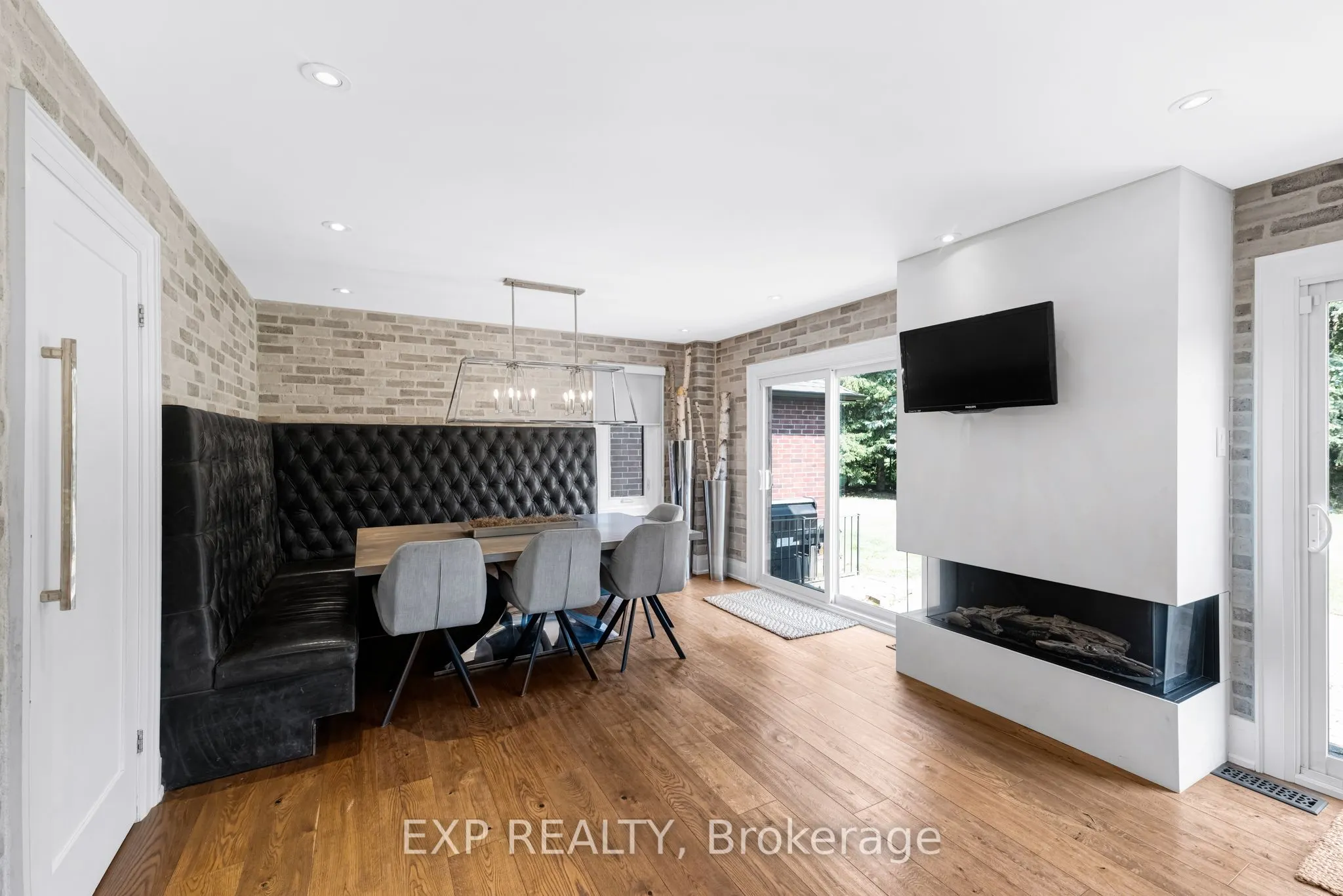 17 Chamberlain Court