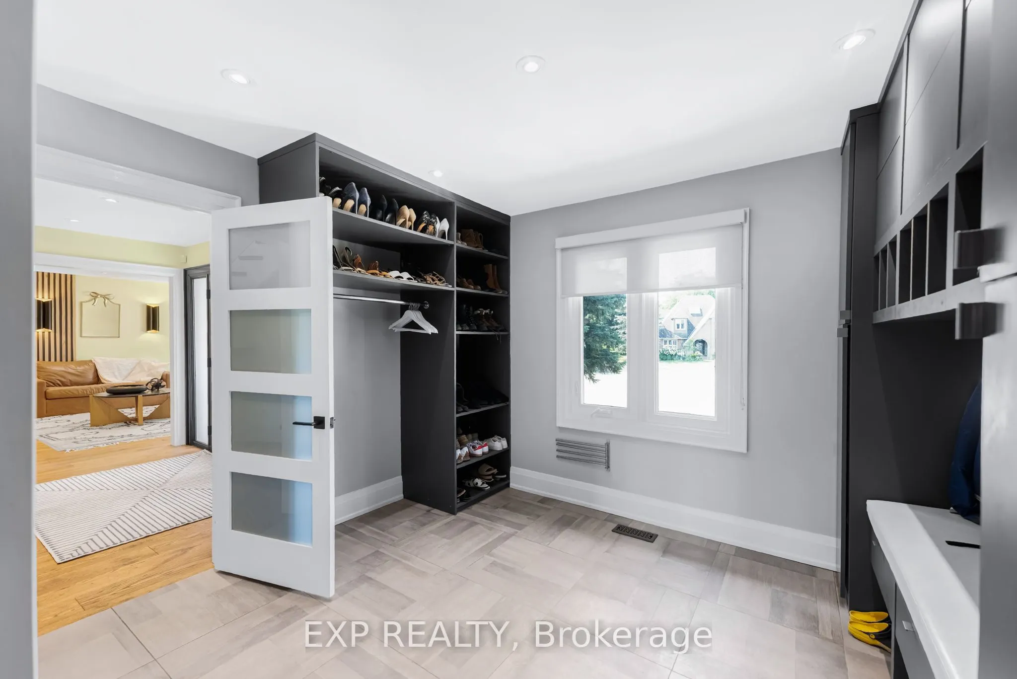 17 Chamberlain Court