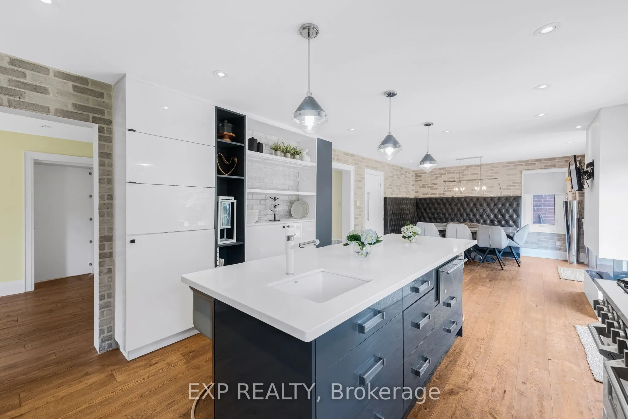 17 Chamberlain Court