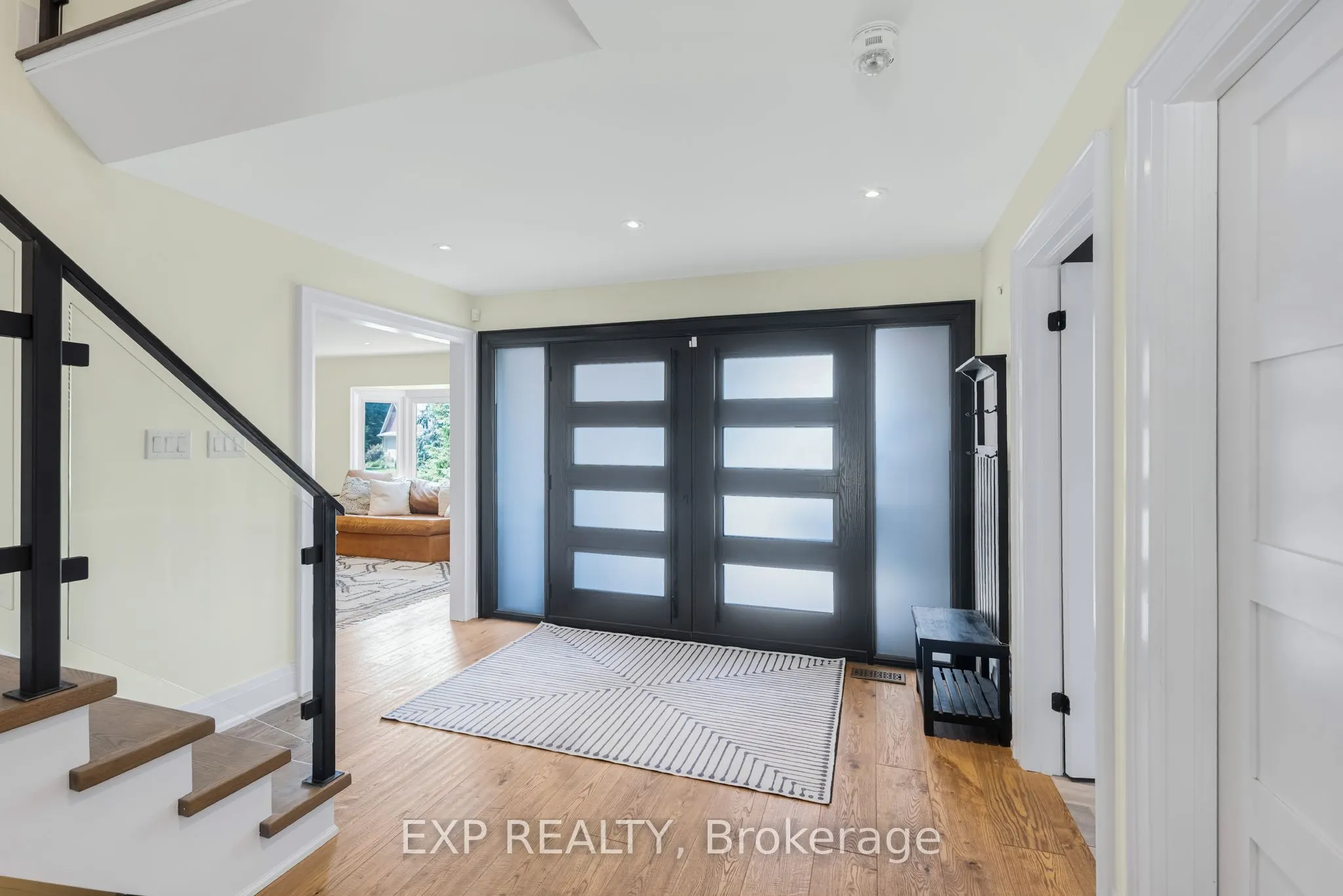 17 Chamberlain Court