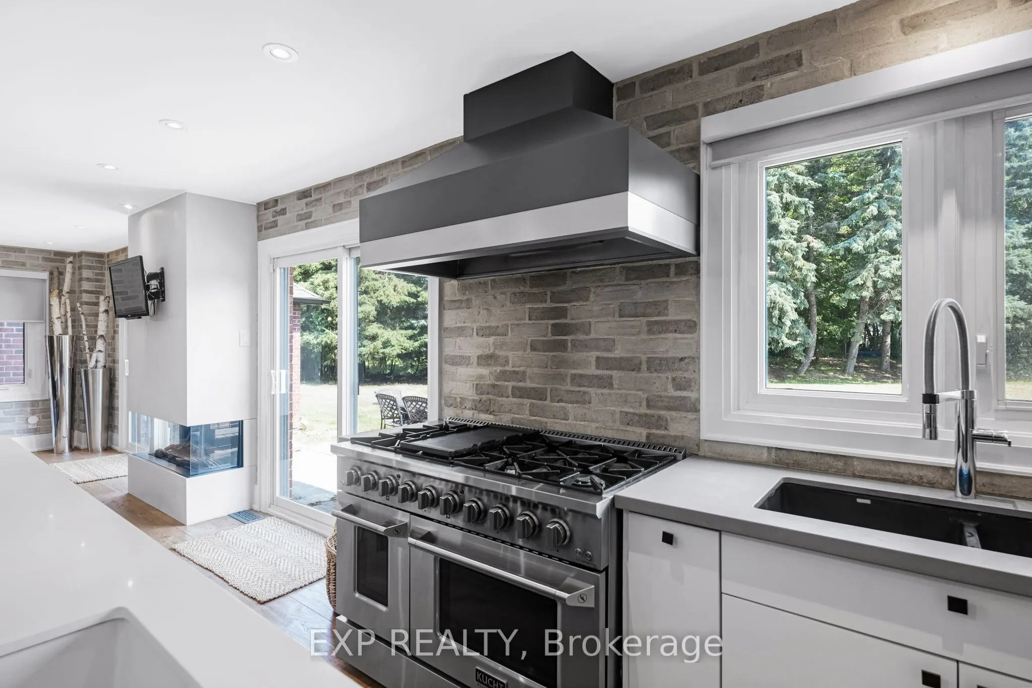 17 Chamberlain Court