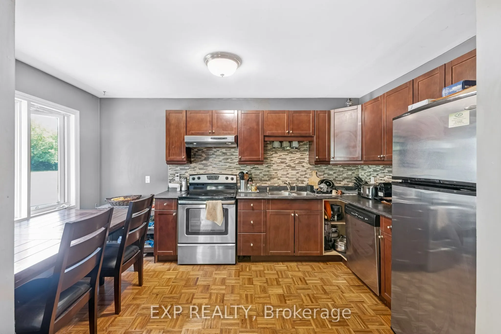 17 Chamberlain Court