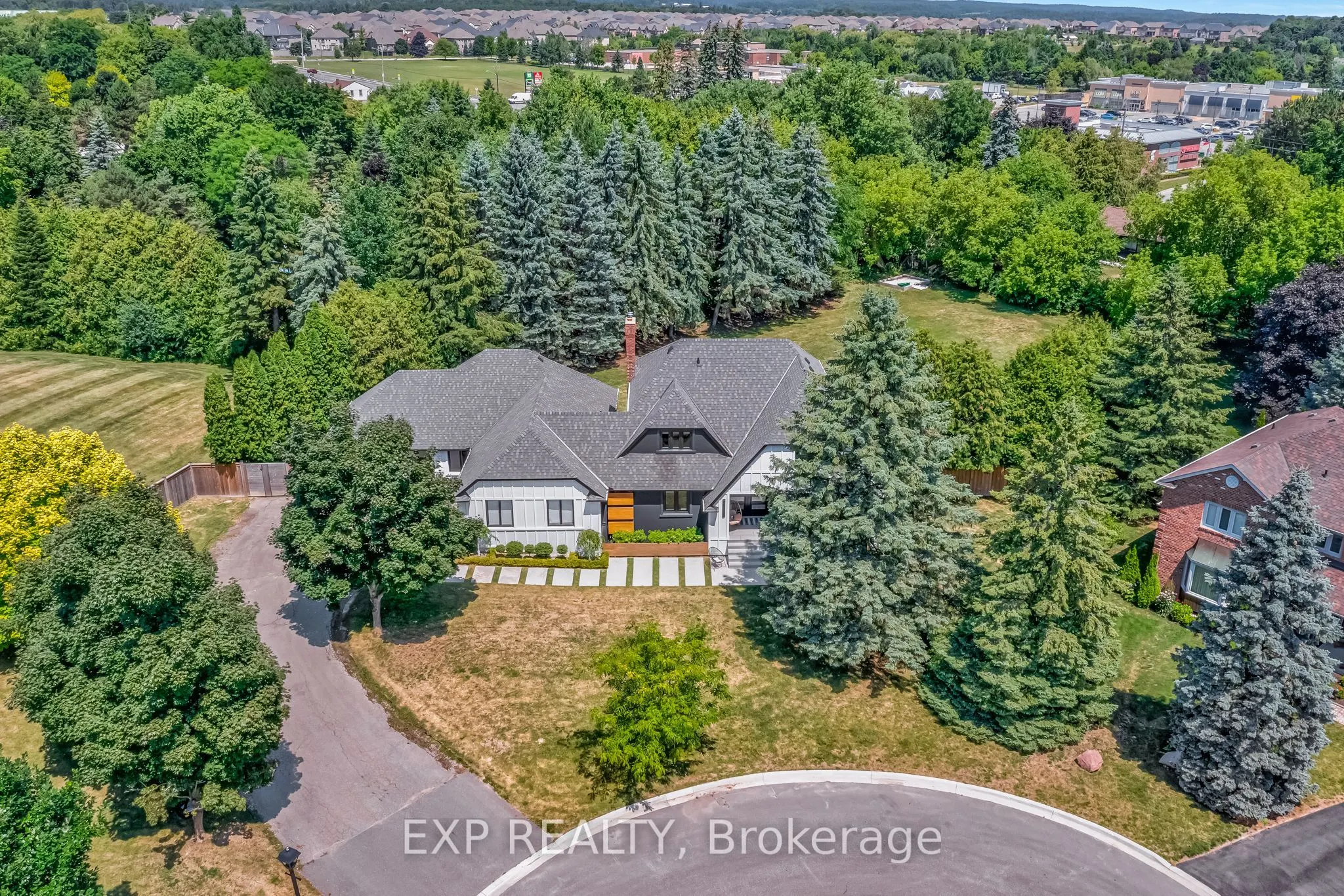 17 Chamberlain Court