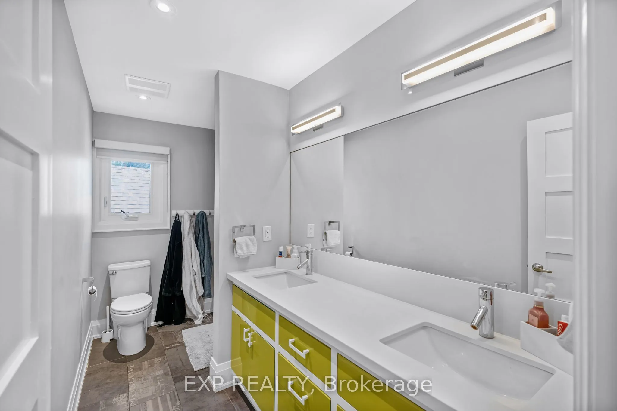 17 Chamberlain Court