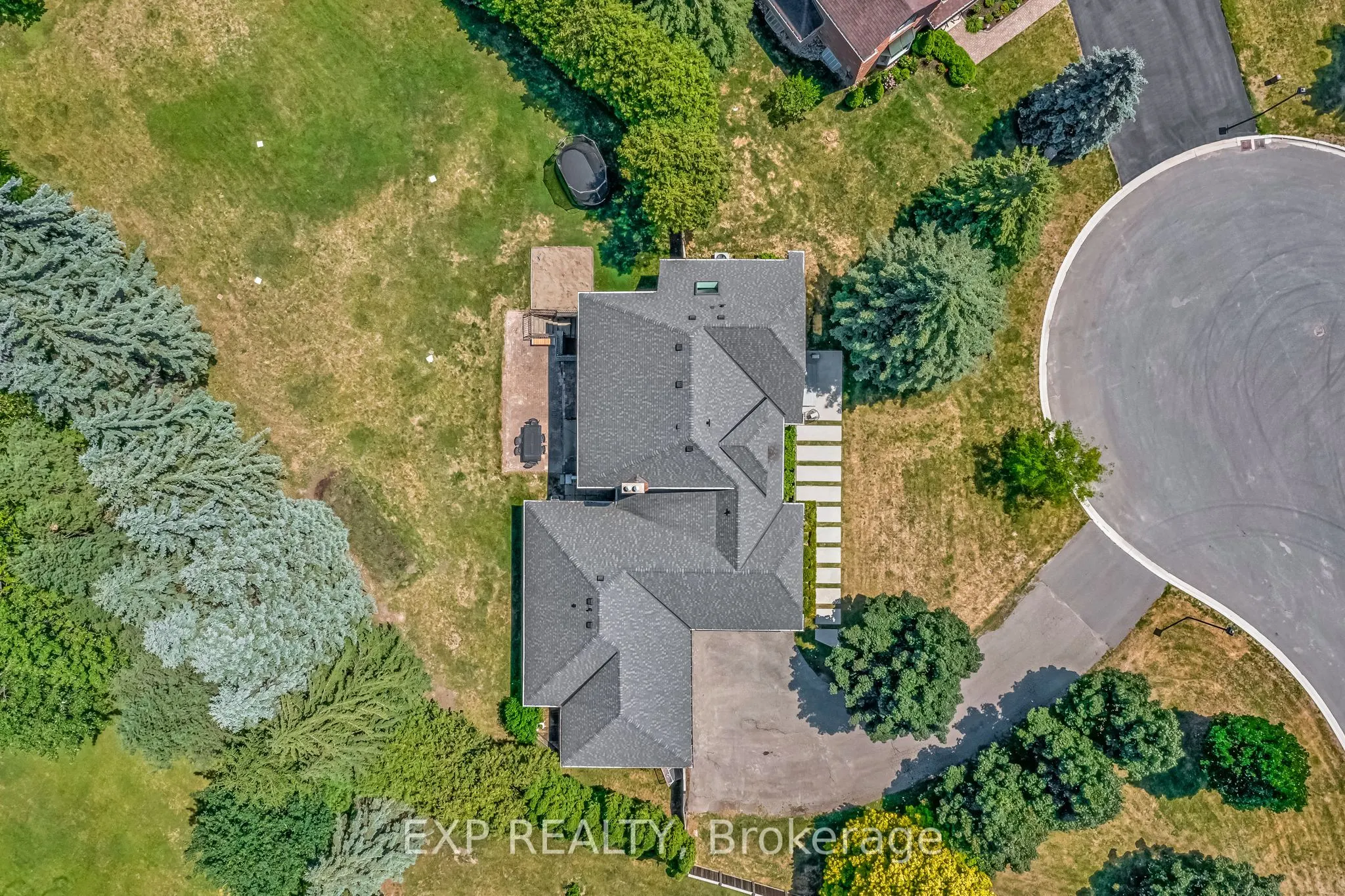 17 Chamberlain Court