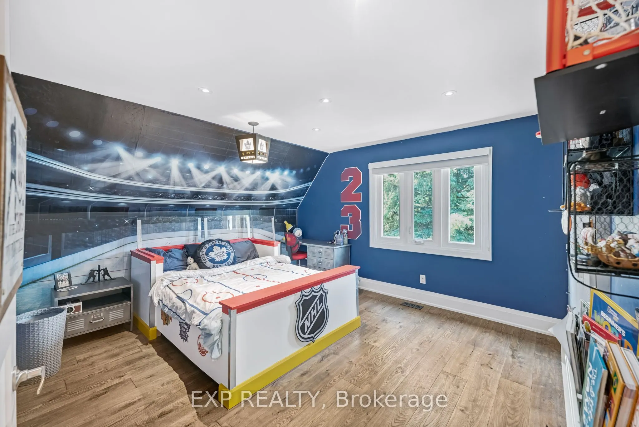 17 Chamberlain Court