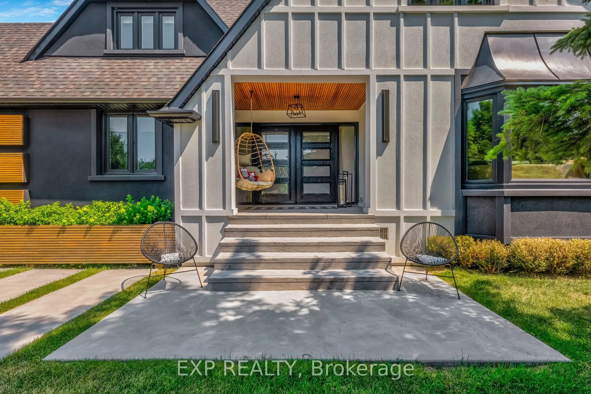 17 Chamberlain Court