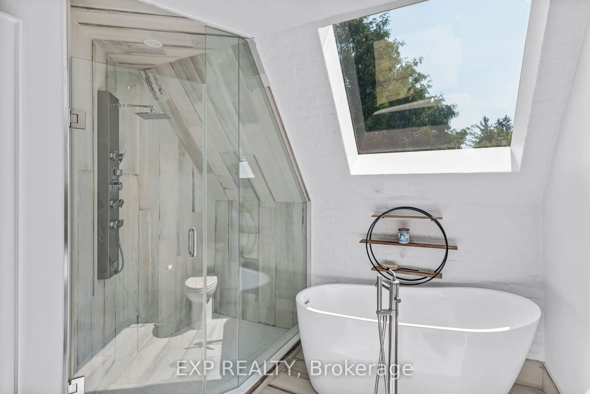 17 Chamberlain Court