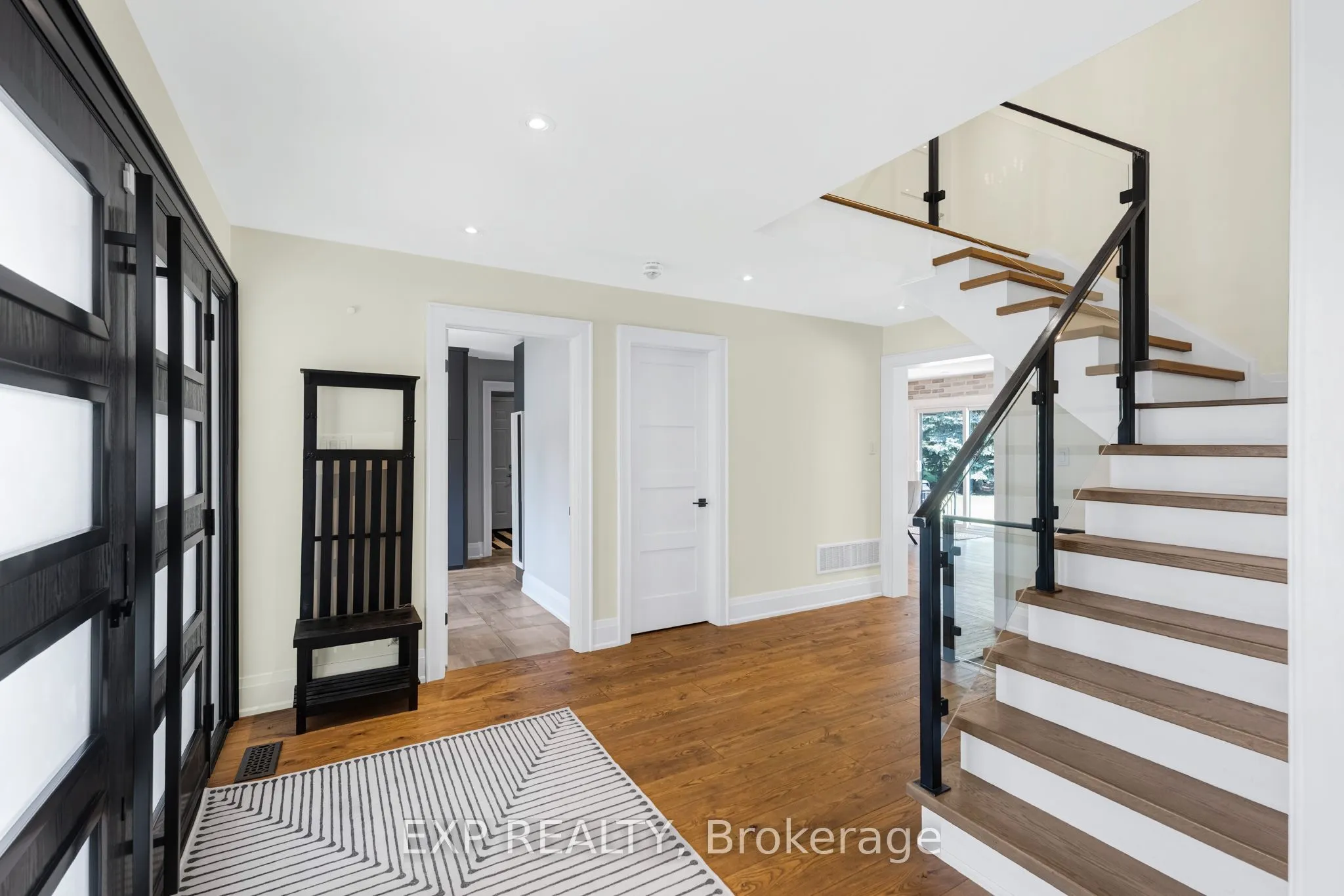 17 Chamberlain Court