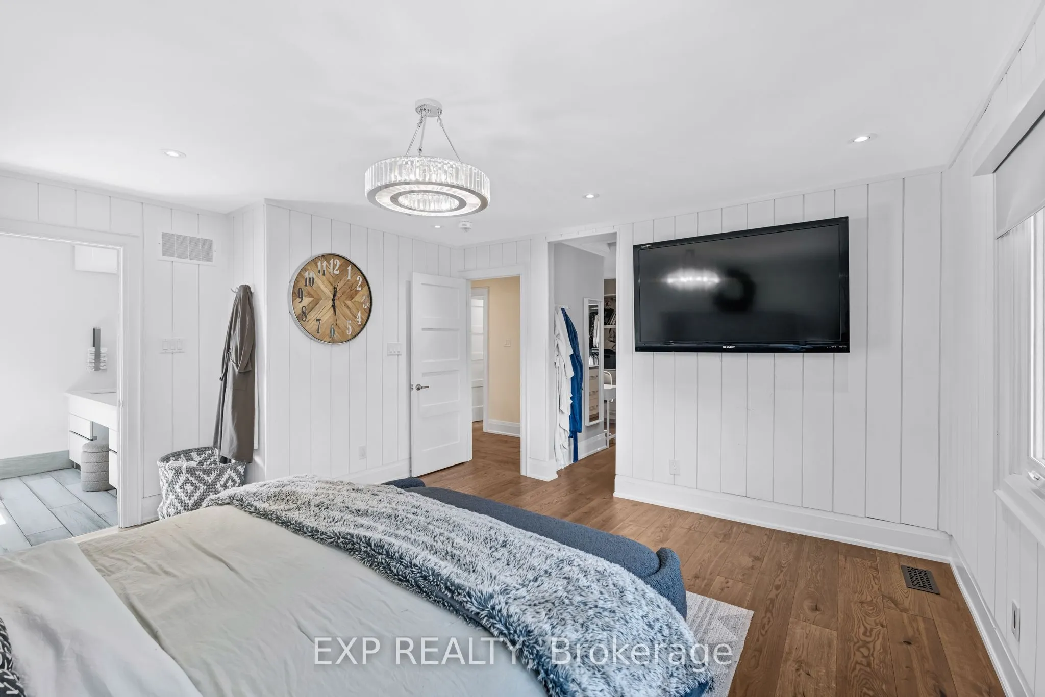 17 Chamberlain Court