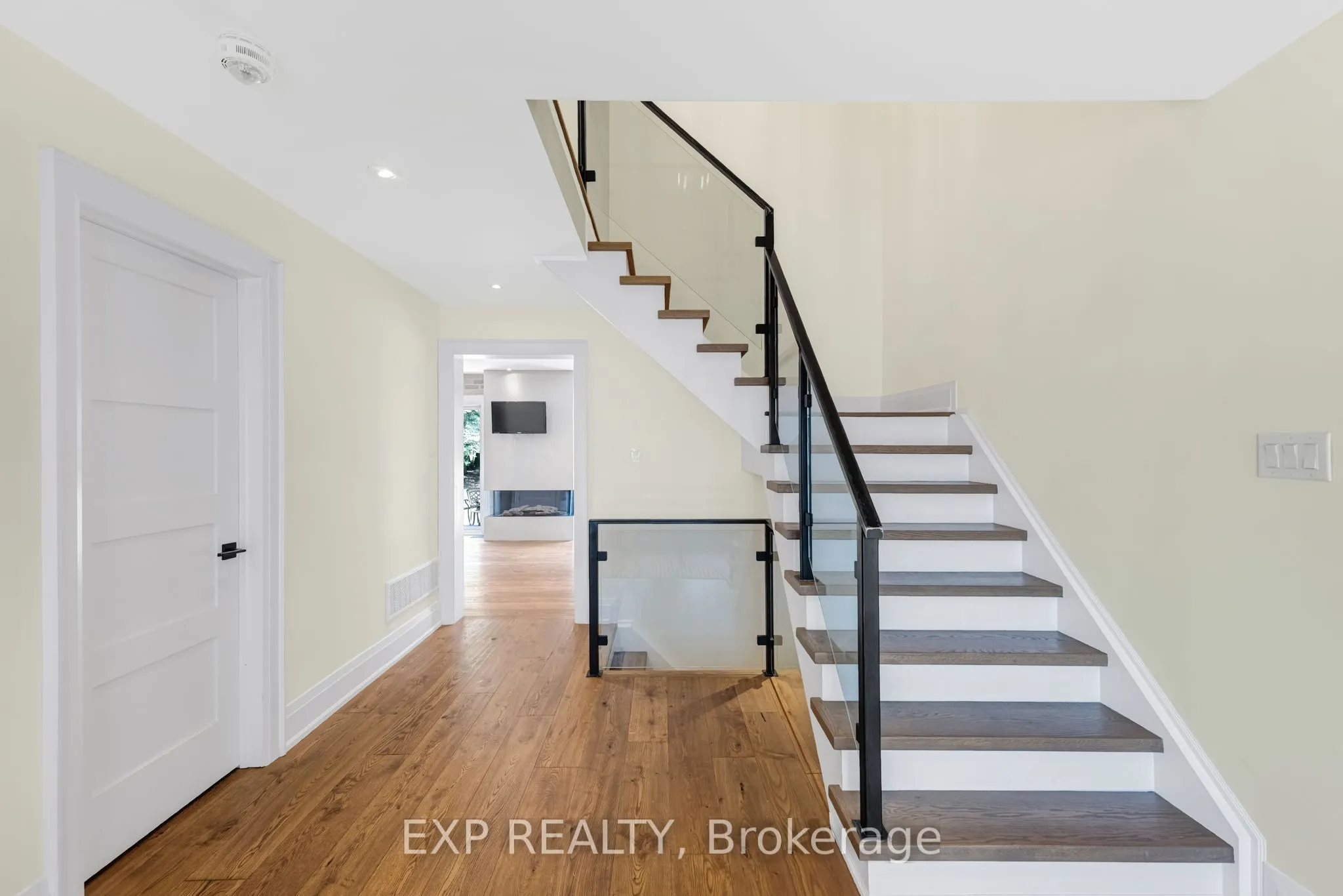 17 Chamberlain Court