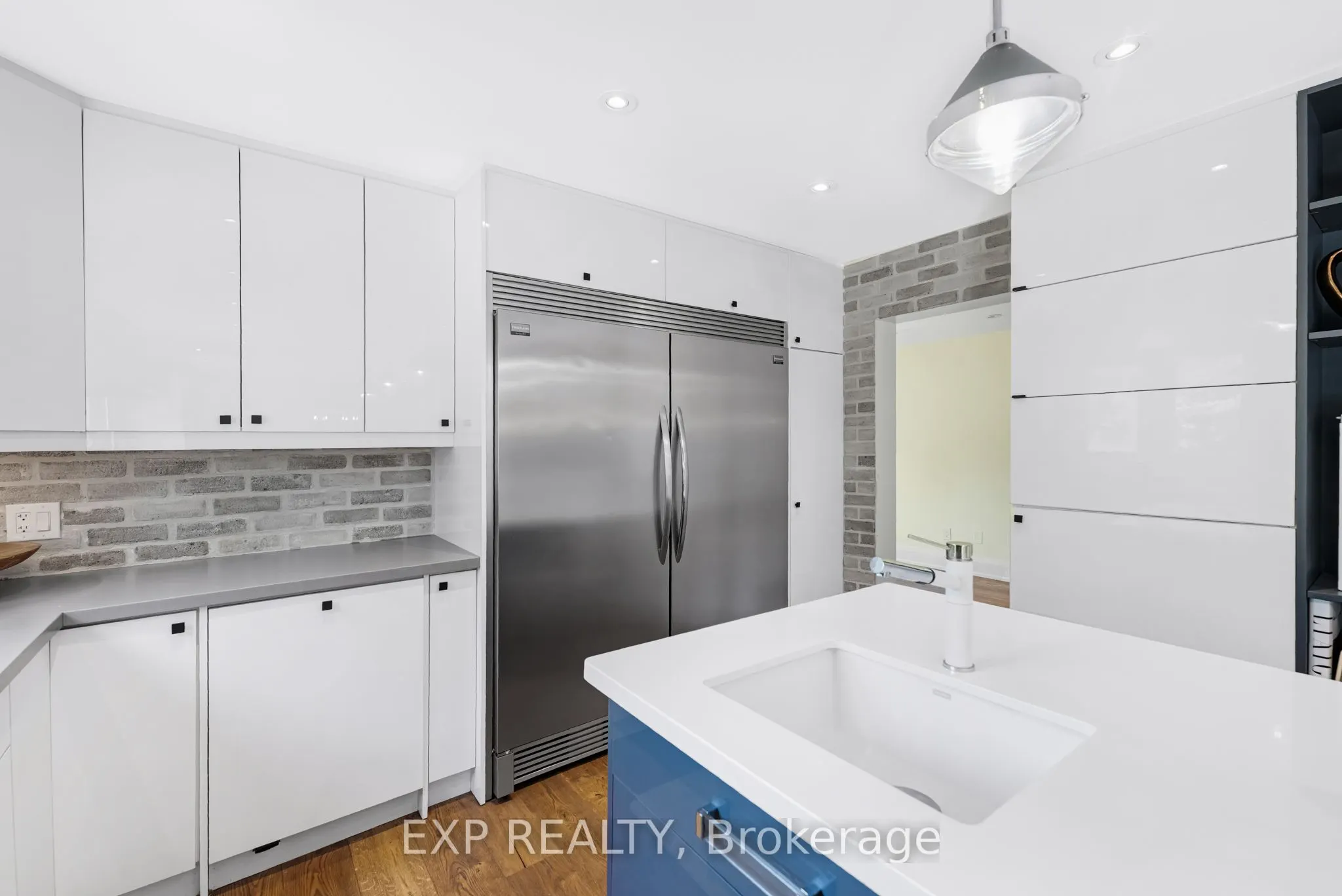 17 Chamberlain Court