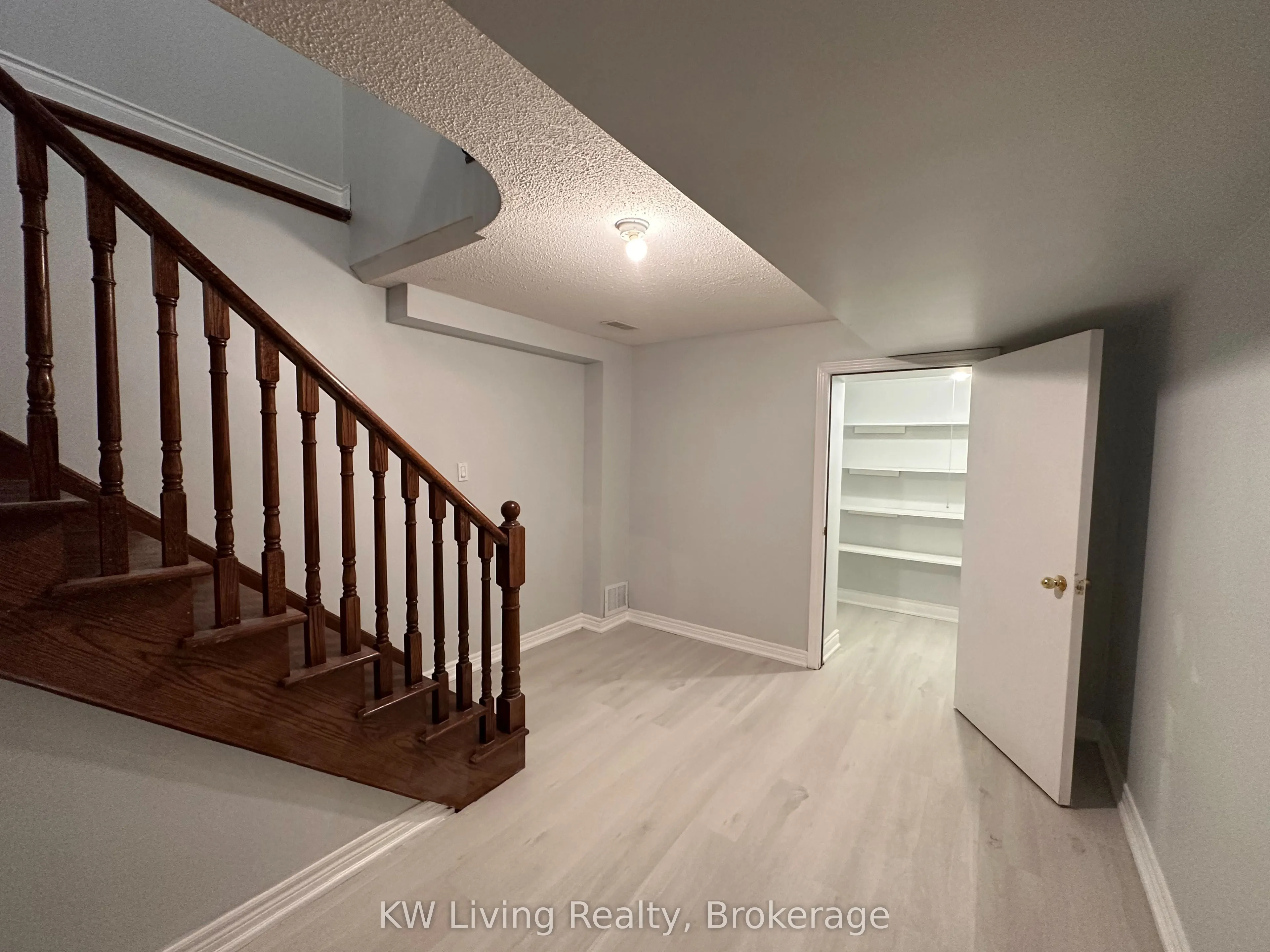 225 Lormel Gate, #Main