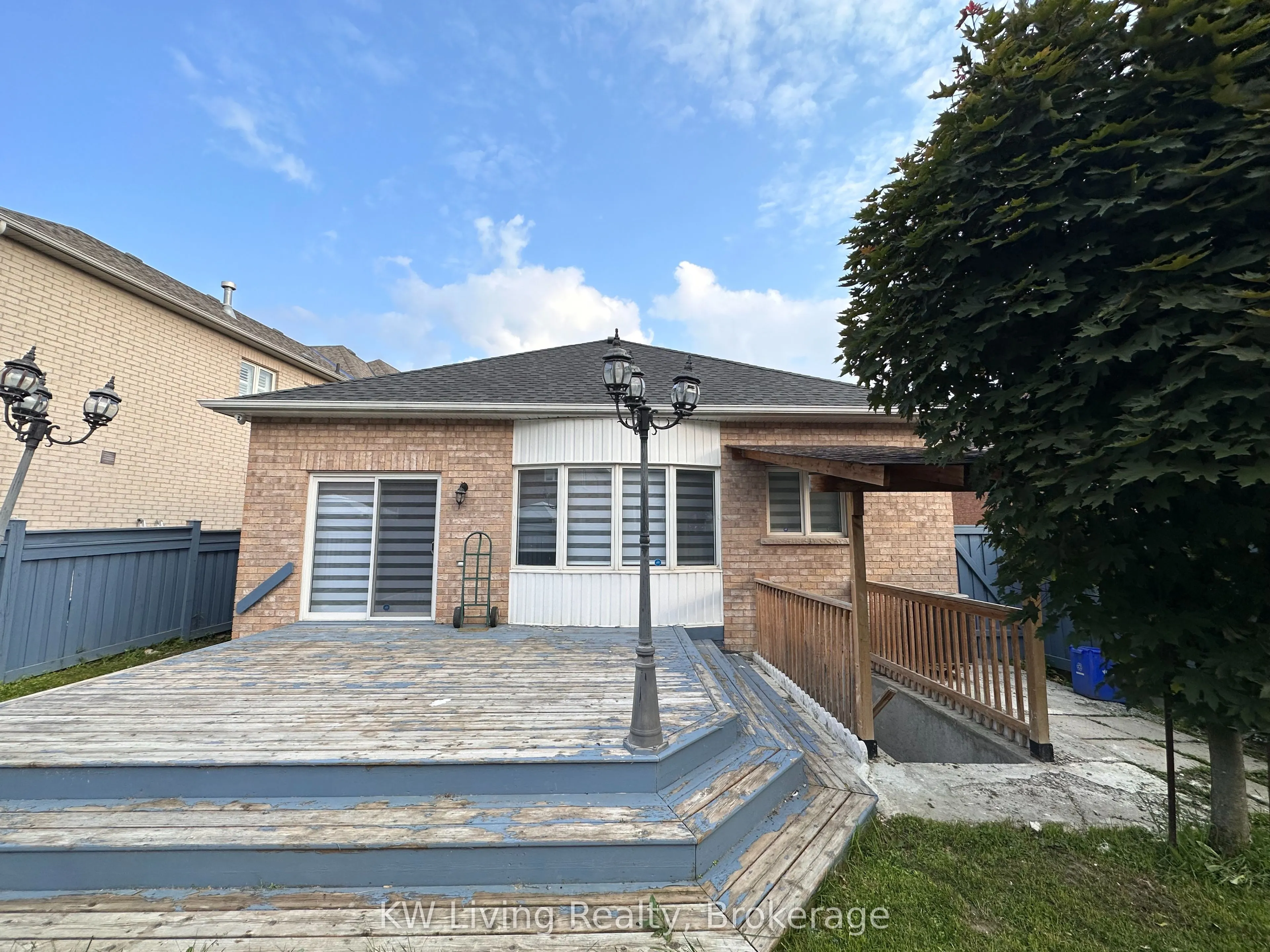 225 Lormel Gate, #Main