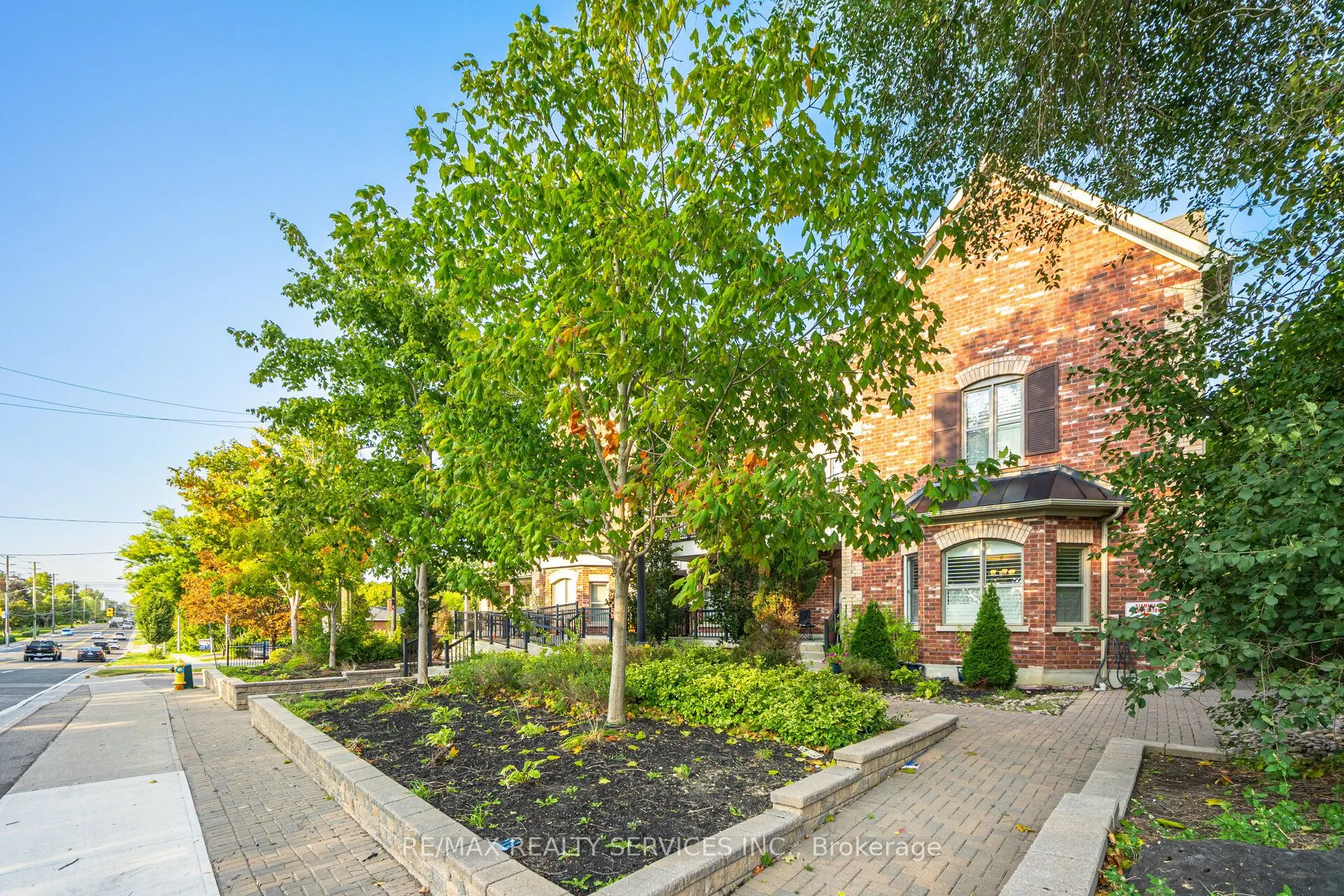 9589 Keele Street, #106