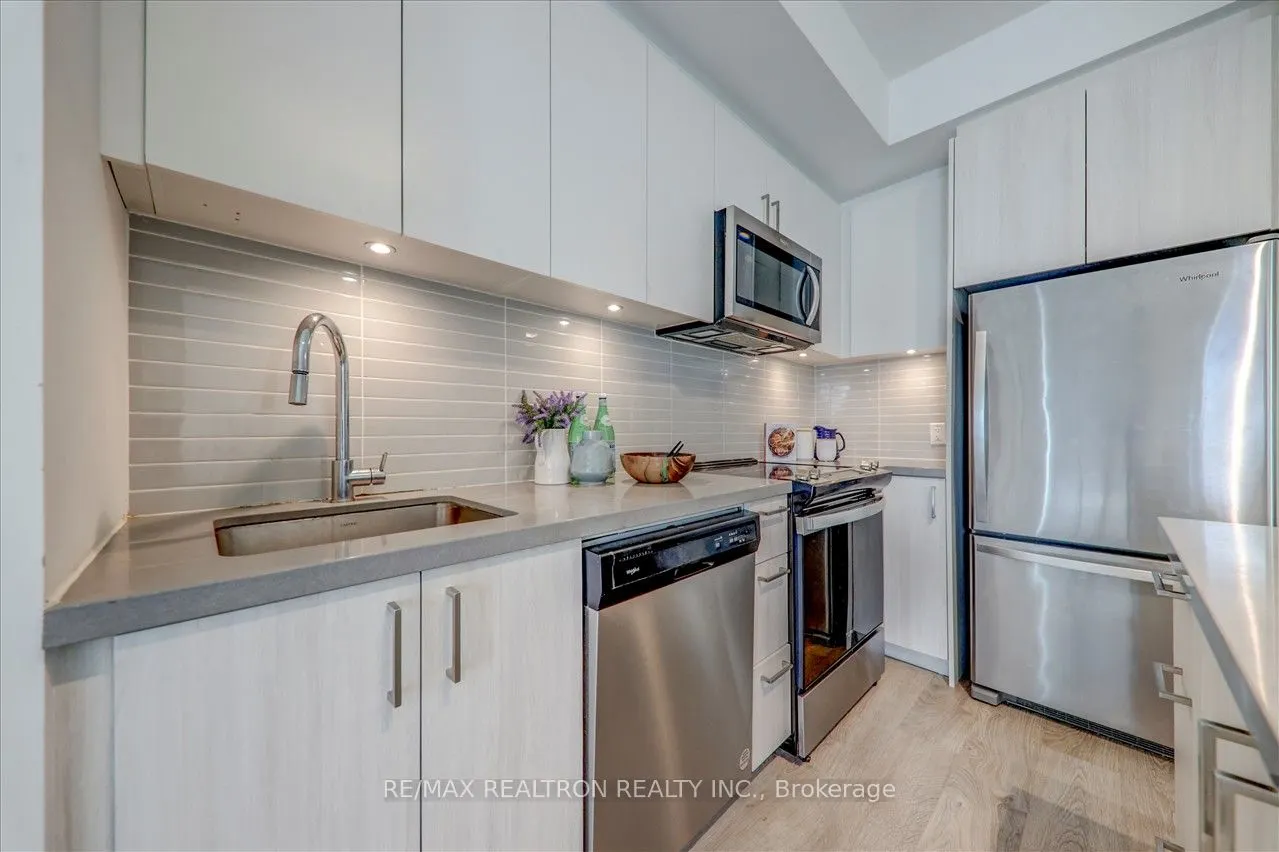 8868 Yonge Street, #1505E