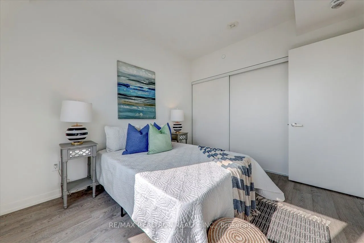 8868 Yonge Street, #1505E