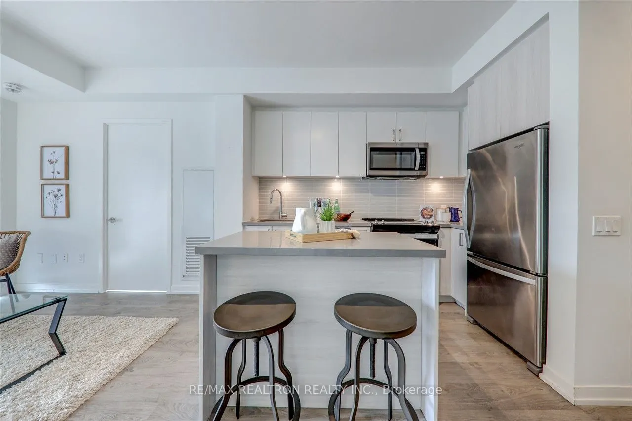 8868 Yonge Street, #1505E