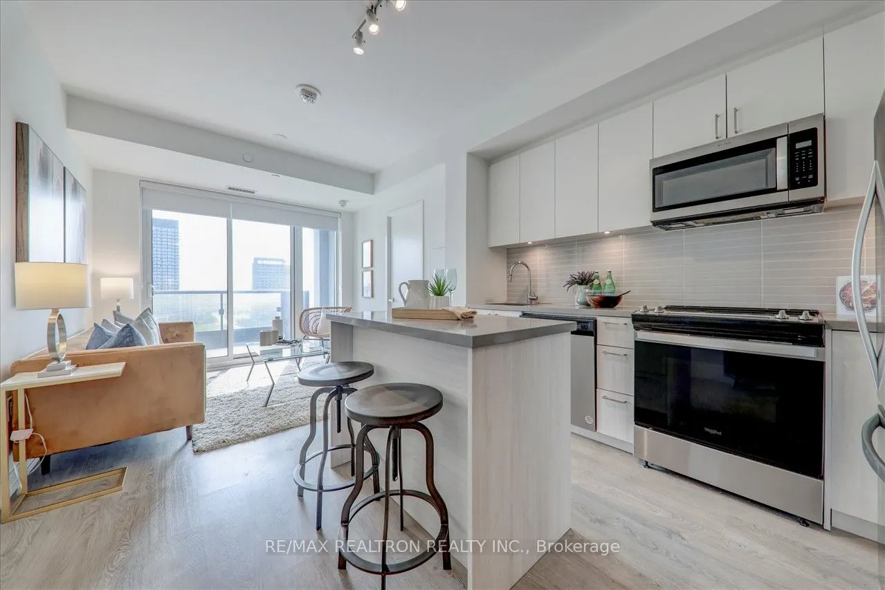 8868 Yonge Street, #1505E