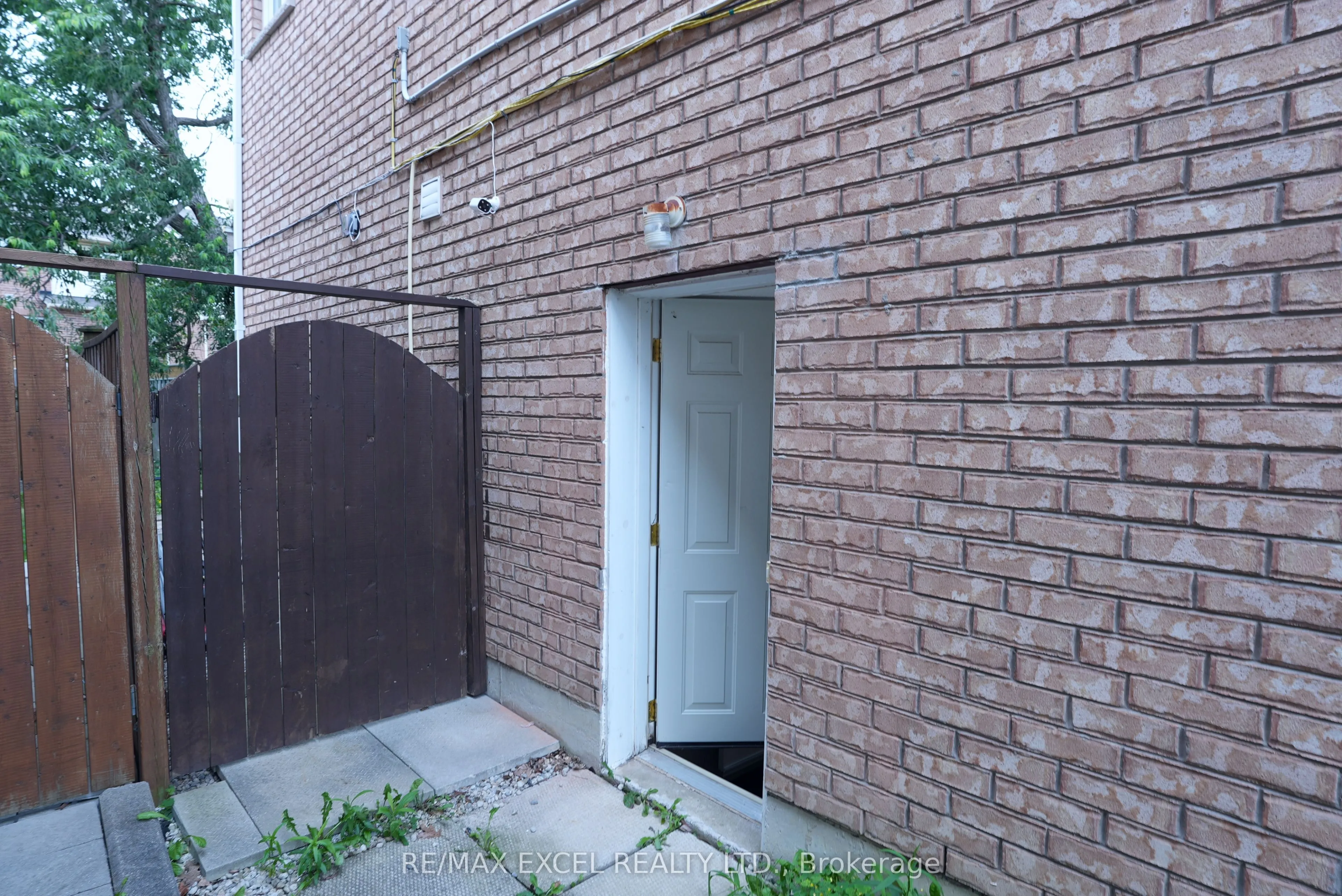 214 Farmstead Road, #Bsmt