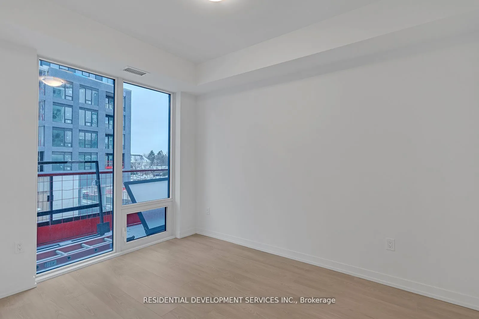 8868 Yonge Street, #202E