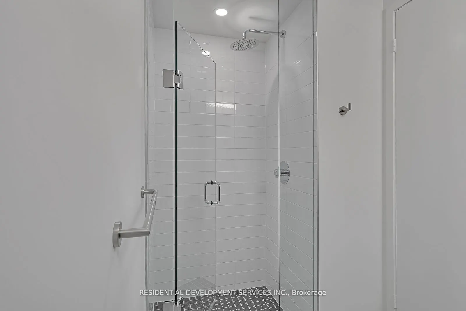 8868 Yonge Street, #202E