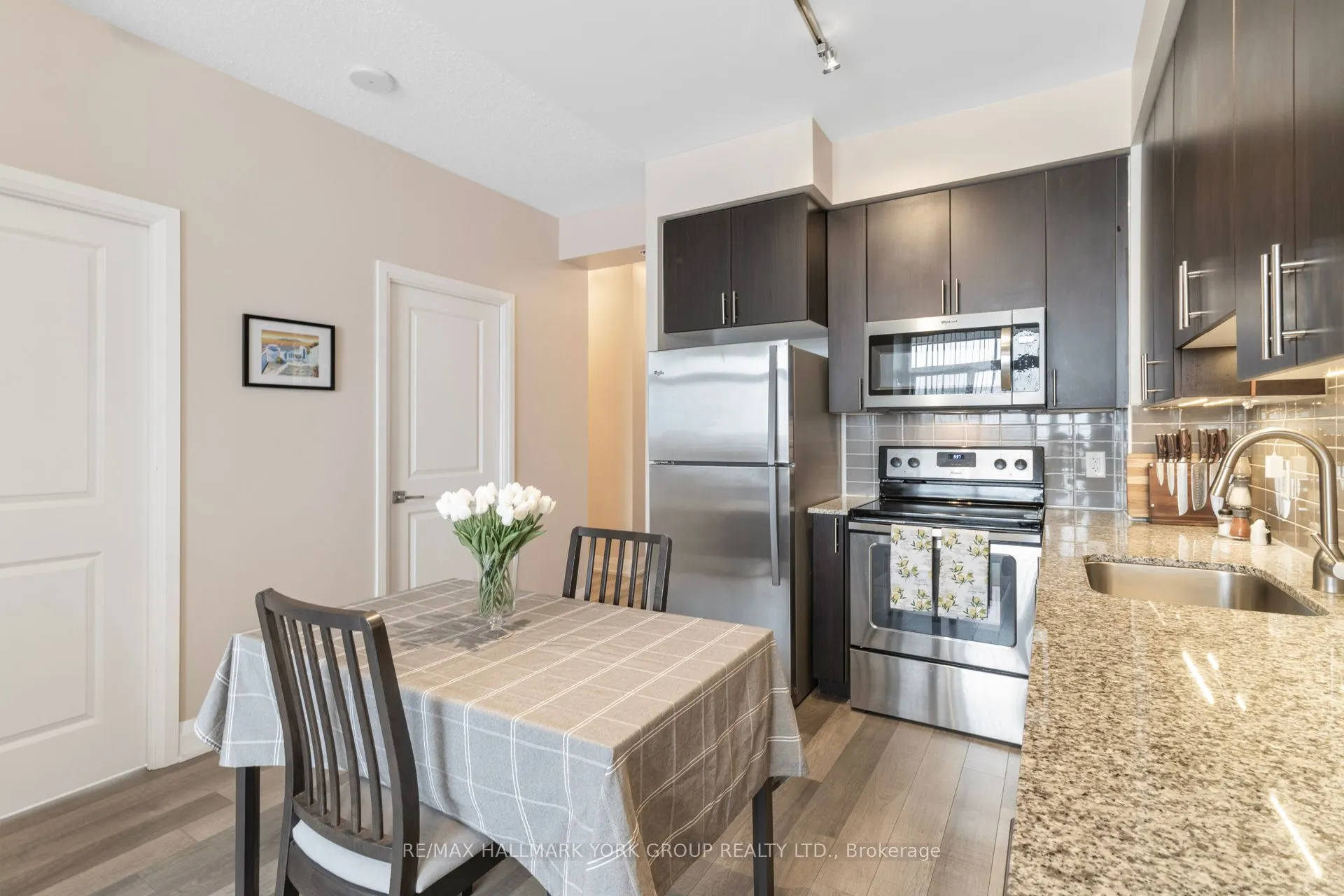 85 North Park Road, #602