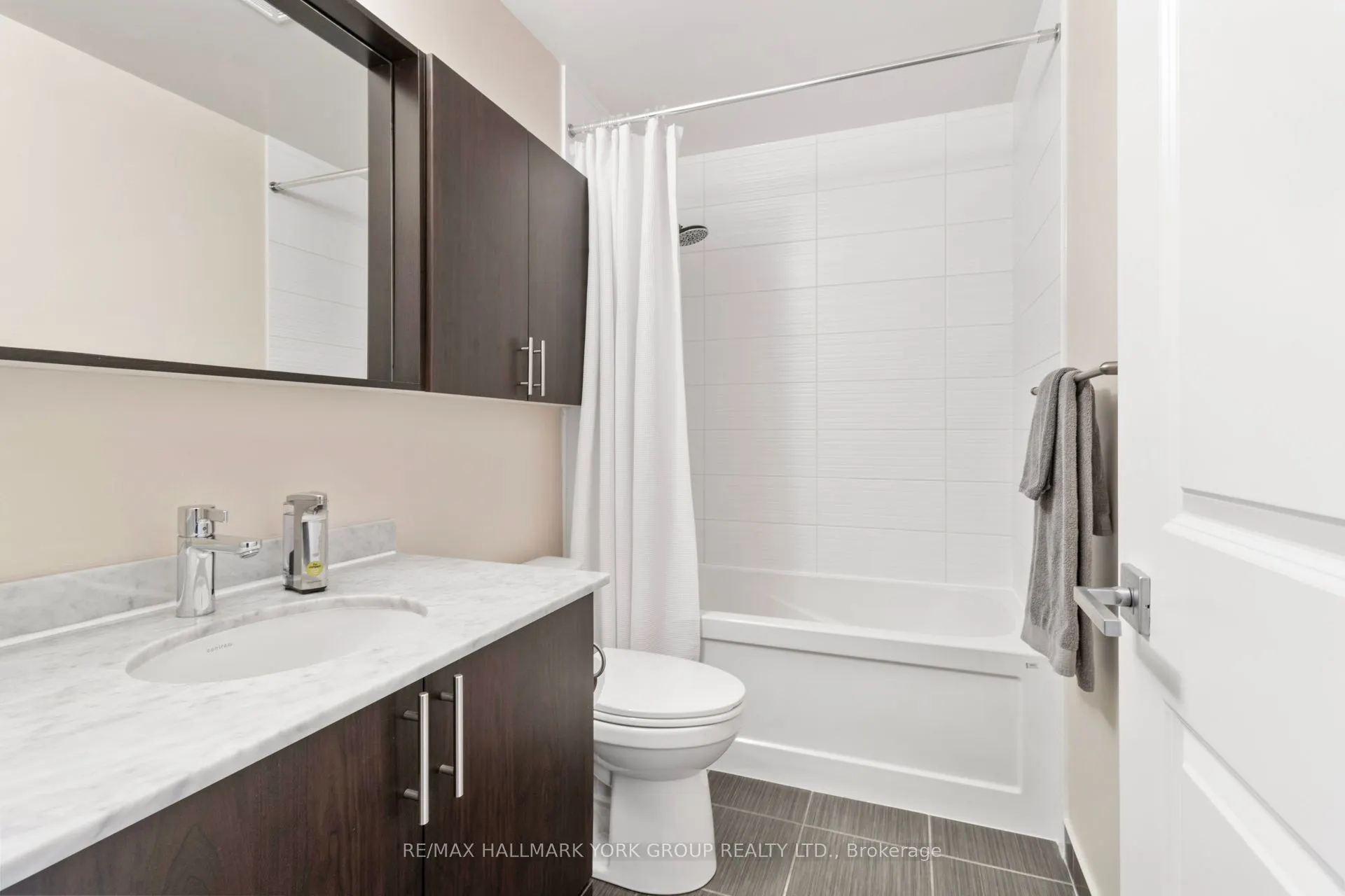 85 North Park Road, #602