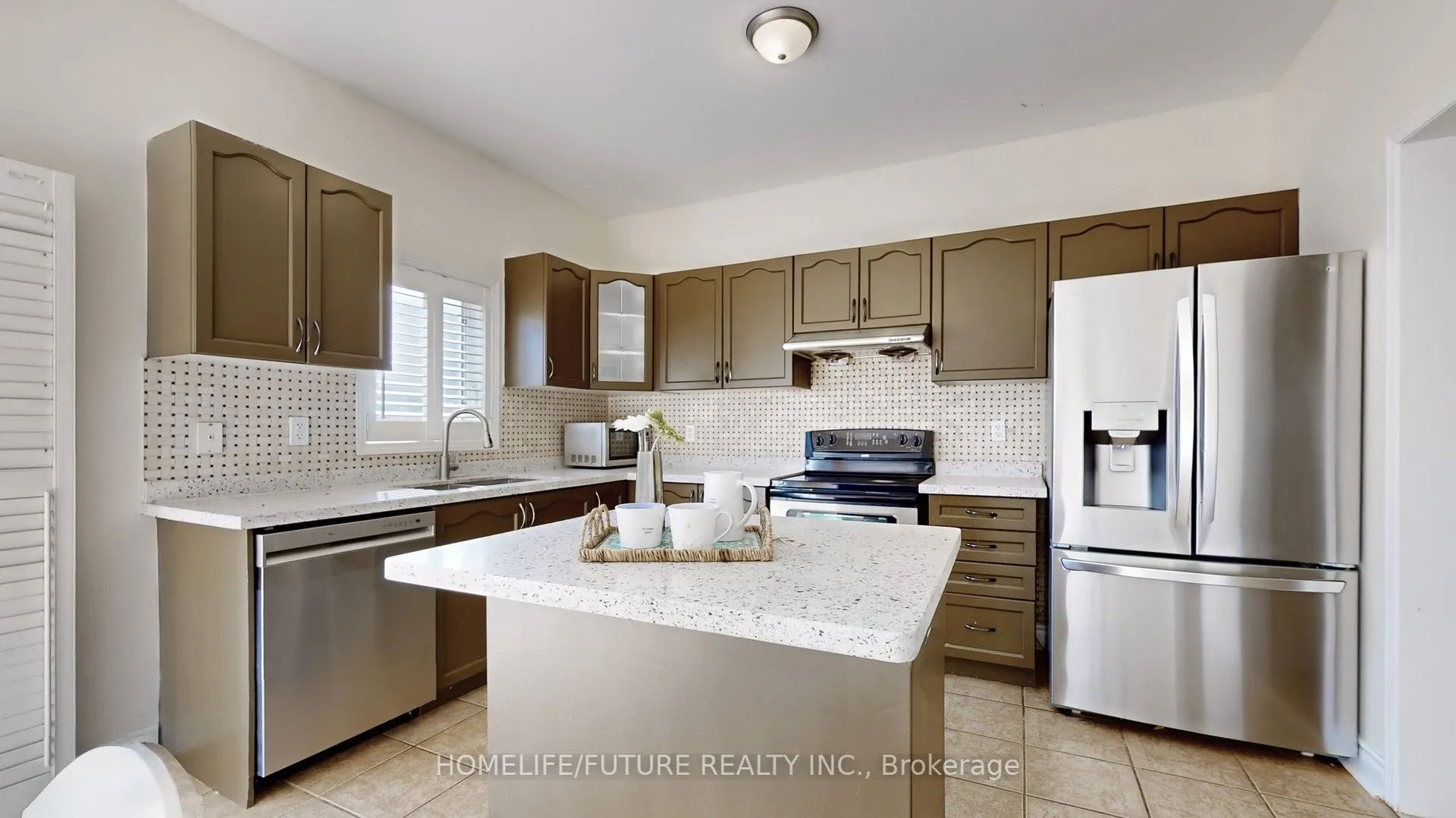 105 Lahore Crescent