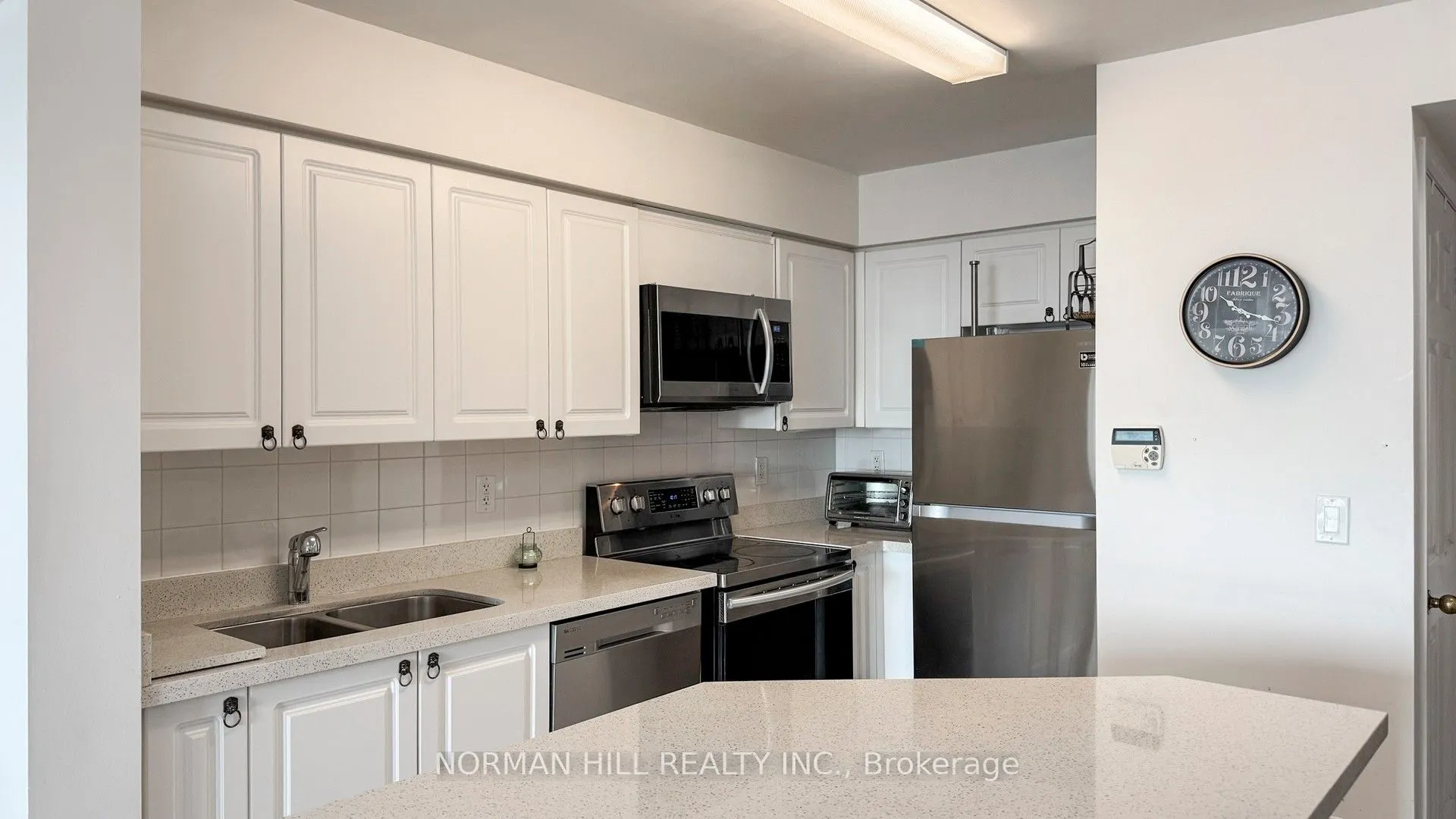 23 Oneida Crescent, #706