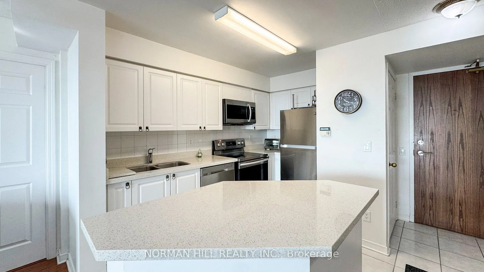 23 Oneida Crescent, #706