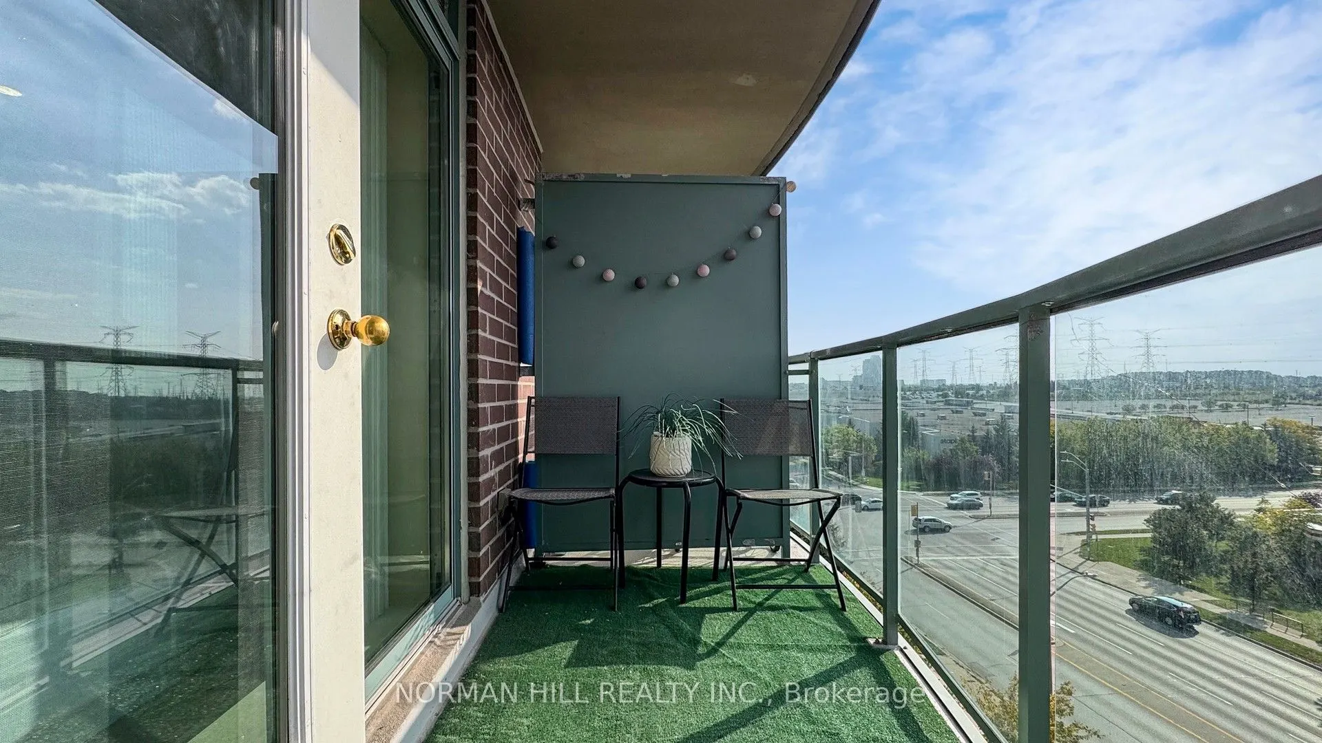 23 Oneida Crescent, #706