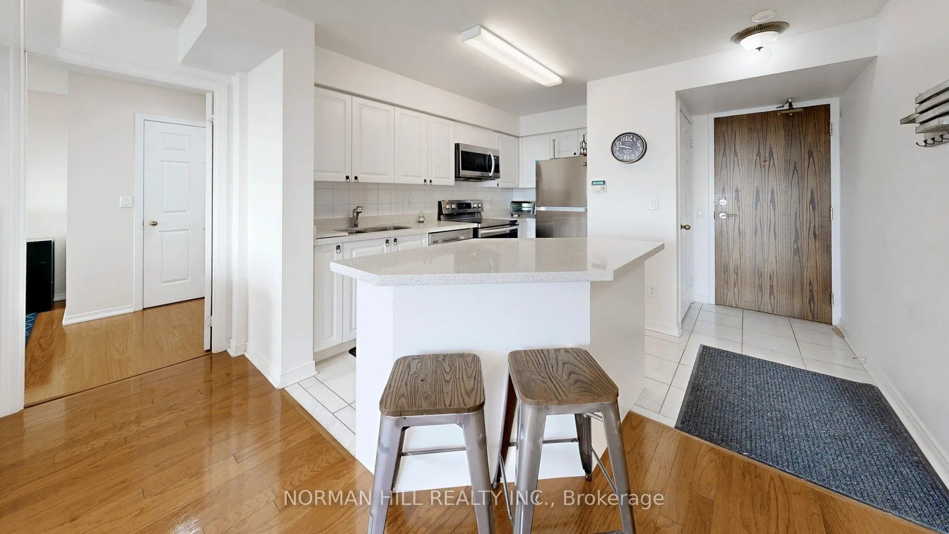 23 Oneida Crescent, #706