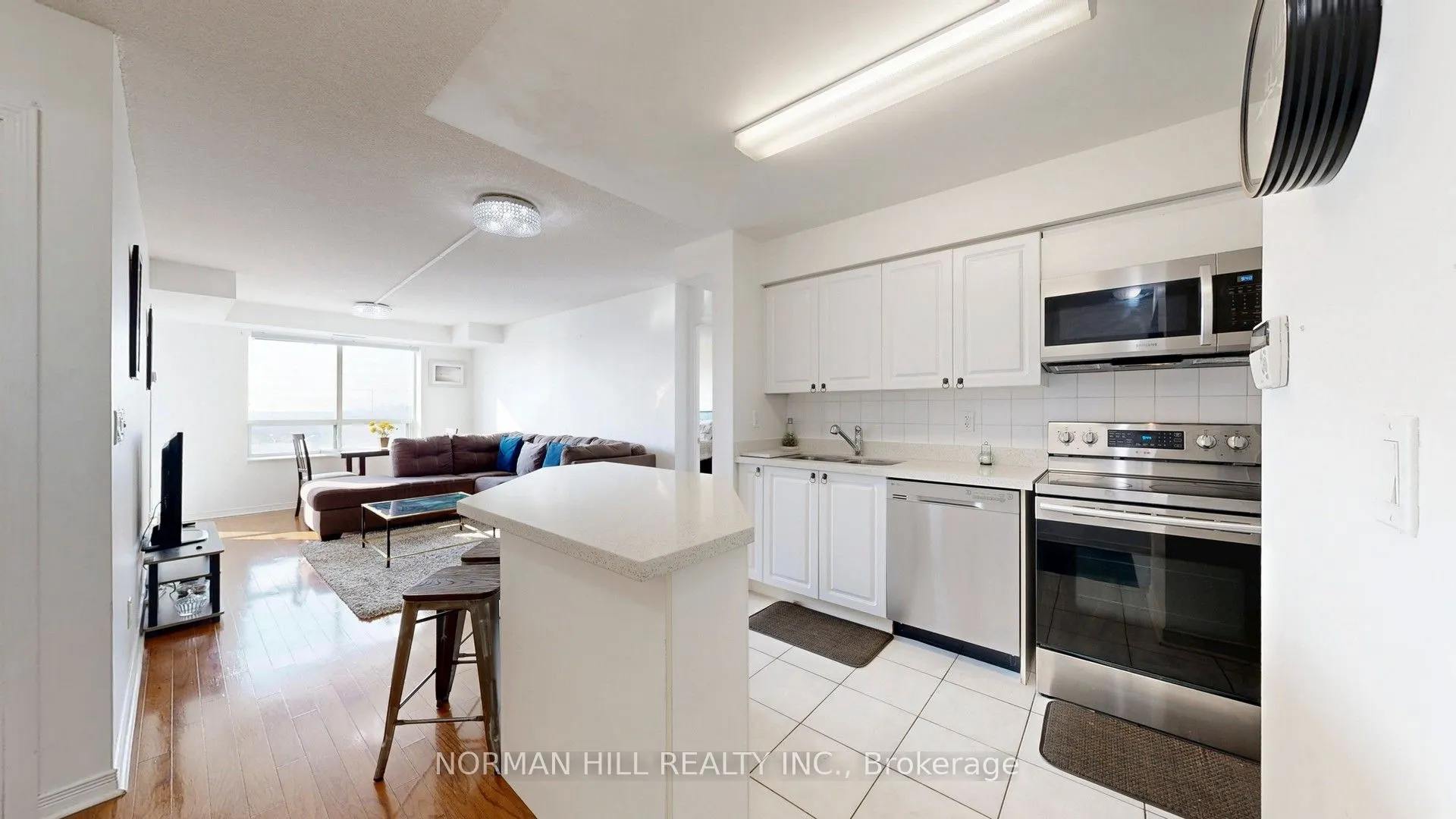 23 Oneida Crescent, #706