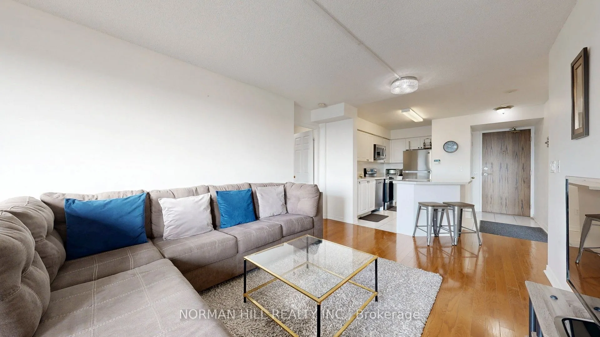 23 Oneida Crescent, #706