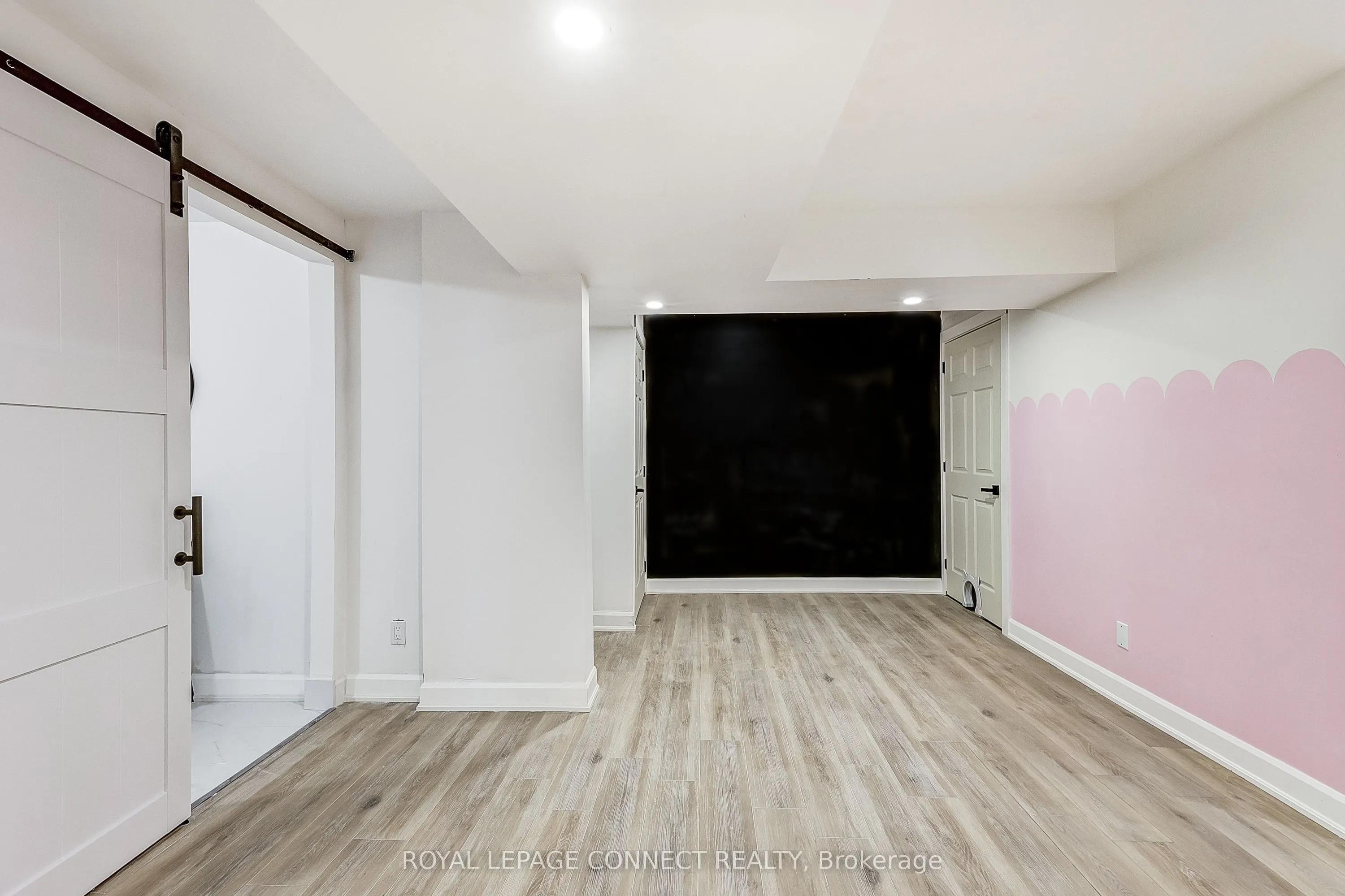 17 Don Hadden Crescent