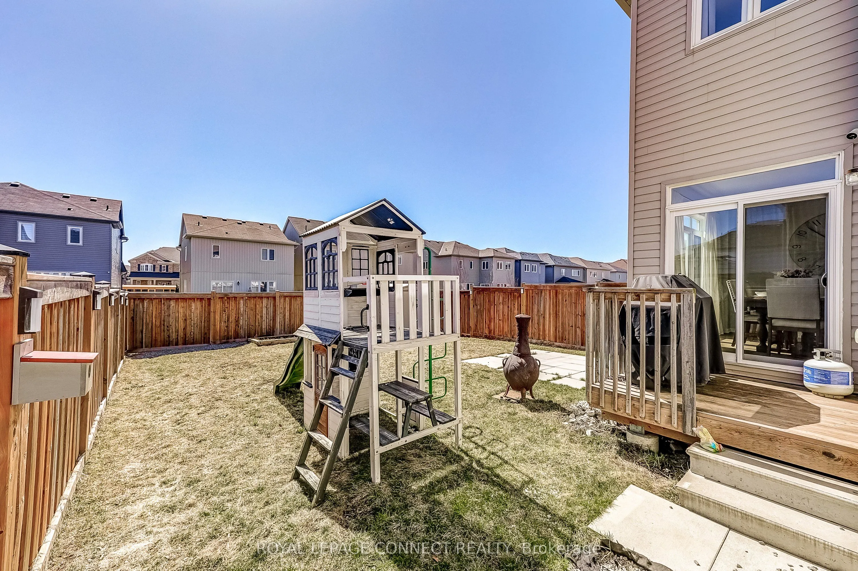 17 Don Hadden Crescent