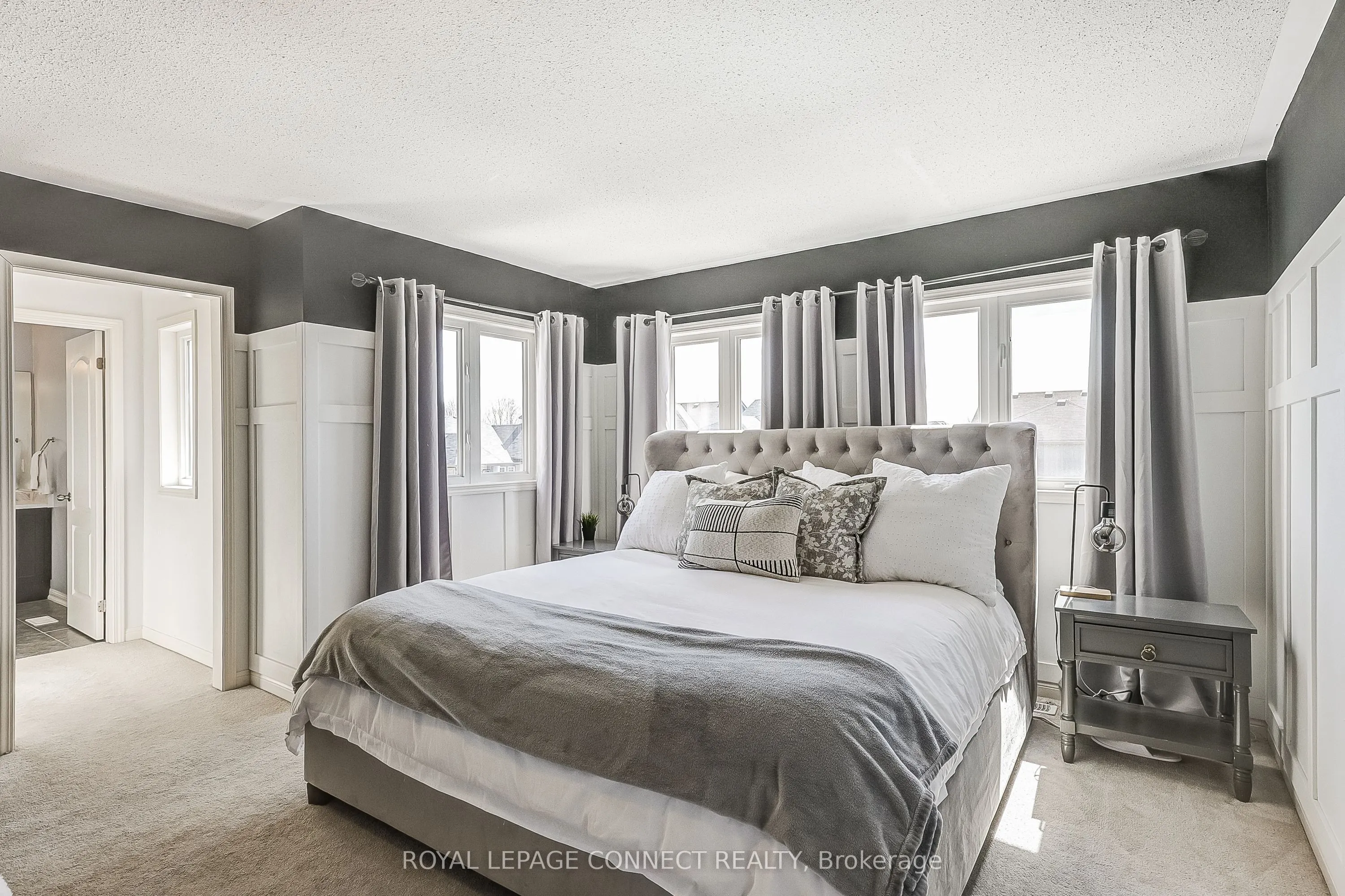17 Don Hadden Crescent
