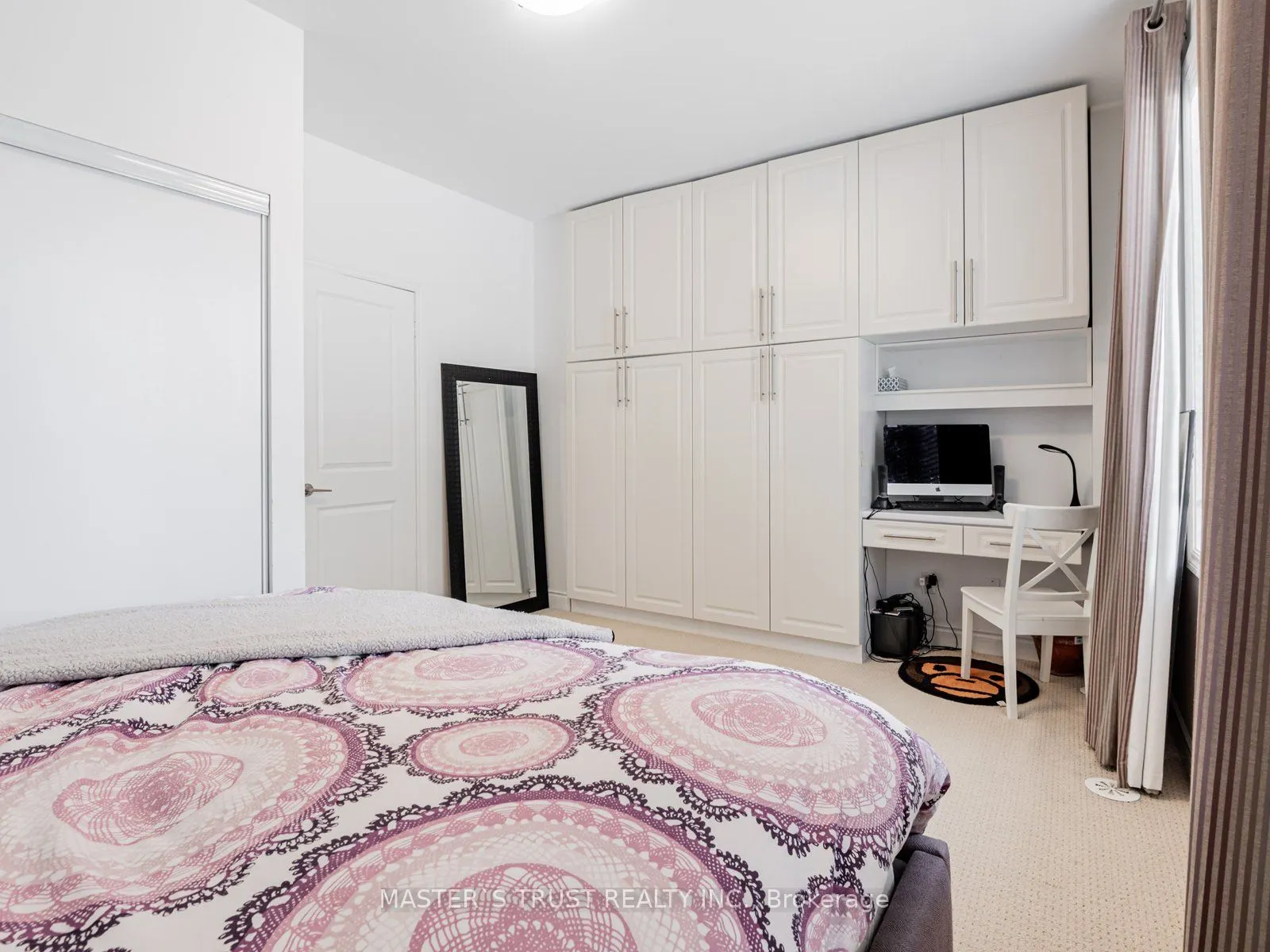 271 South Park Road, #TH27