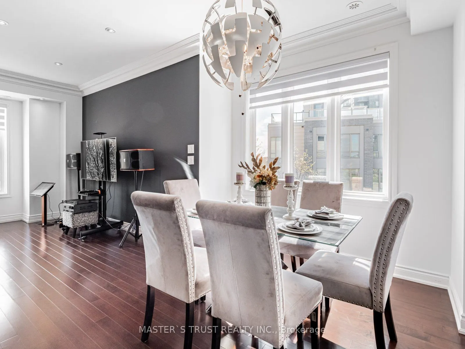 271 South Park Road, #TH27