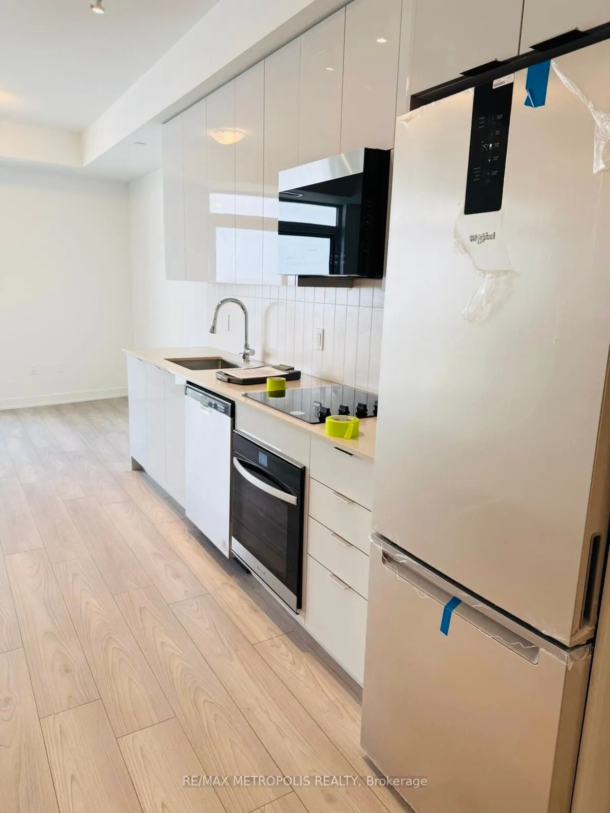10 Abeja Street, #1115