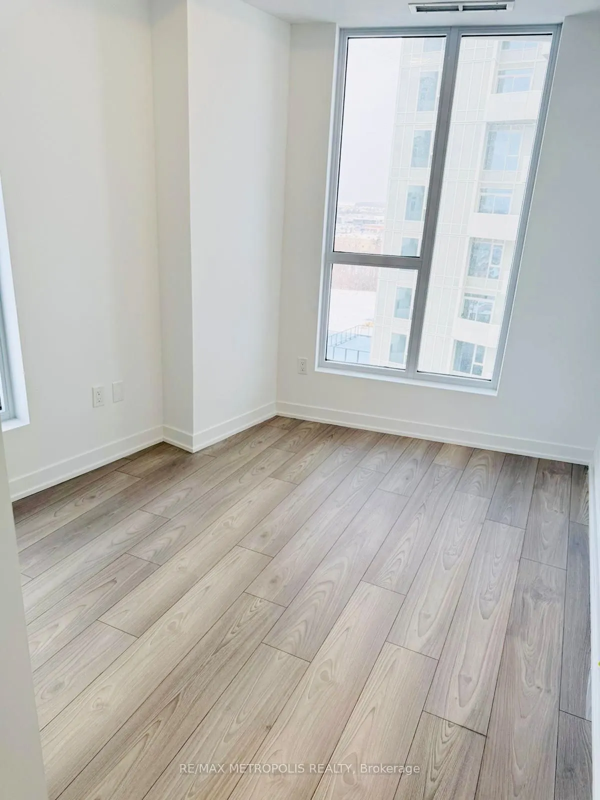 10 Abeja Street, #1115