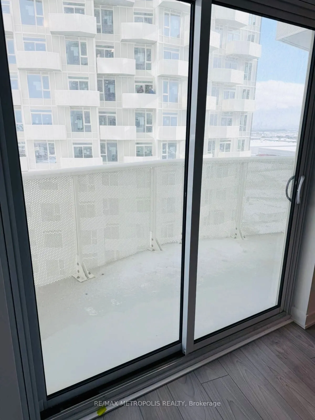 10 Abeja Street, #1115