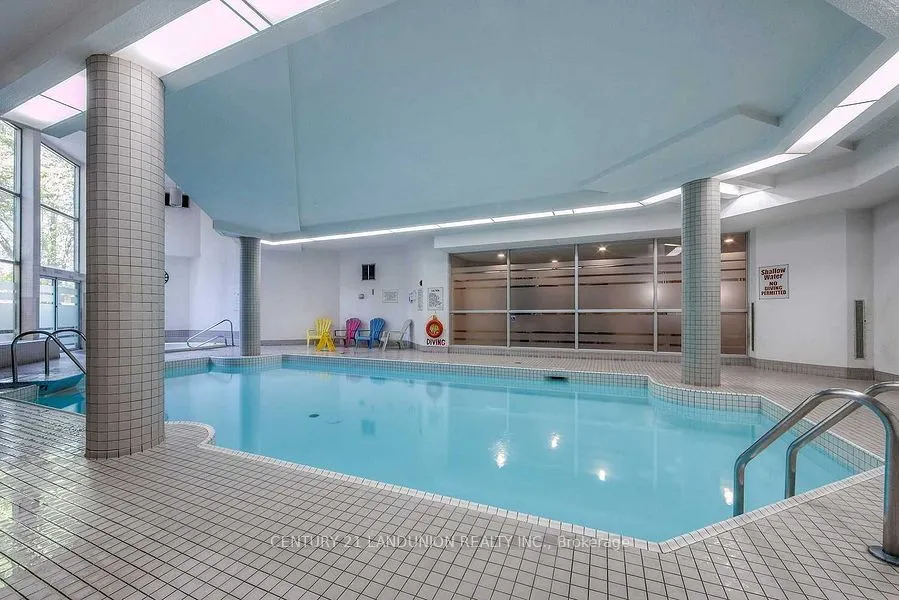 326 Major Mackenzie Drive E, #619