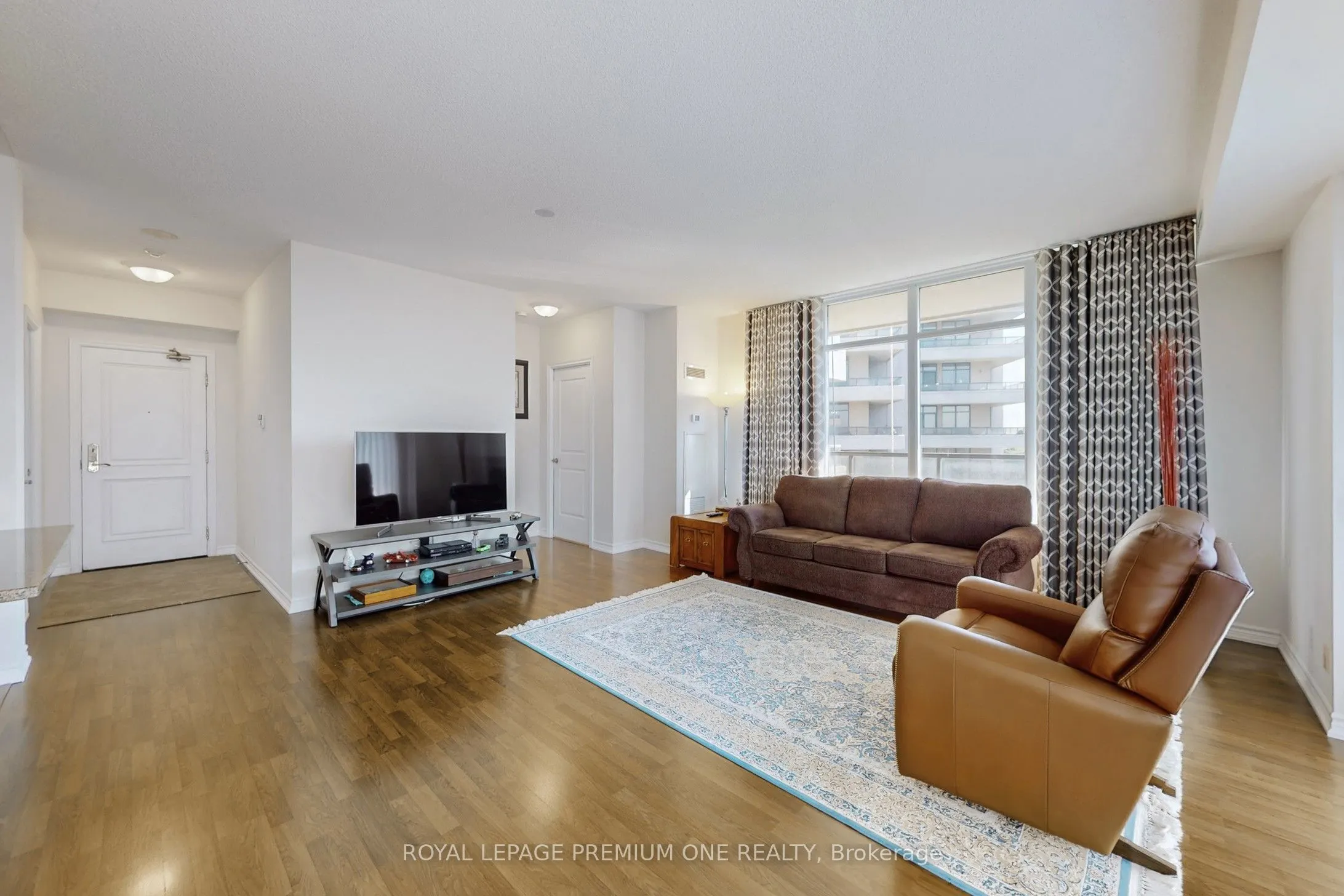 9235 Jane Street, #606