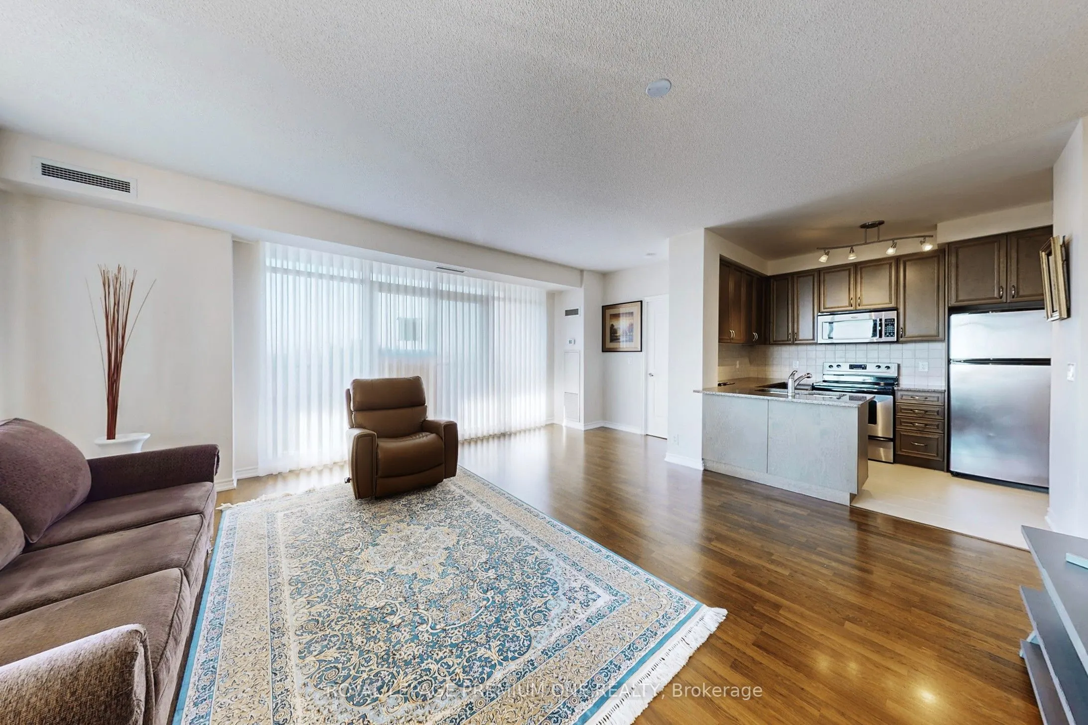 9235 Jane Street, #606