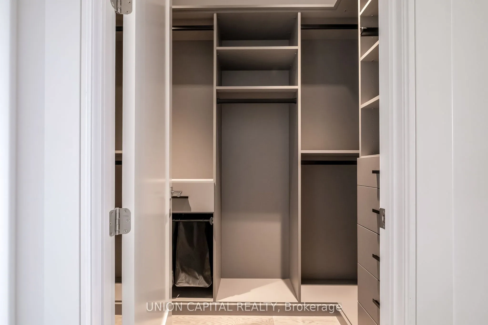 399 Royal Orchard Boulevard, #19